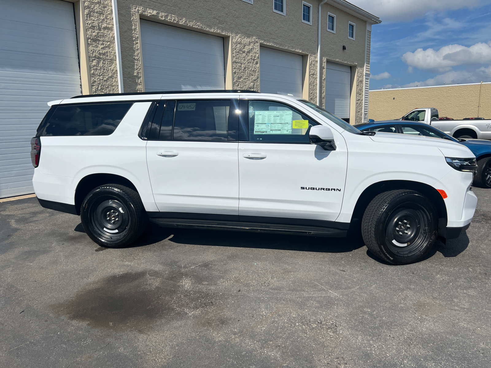 2024 Chevrolet Suburban RST 12