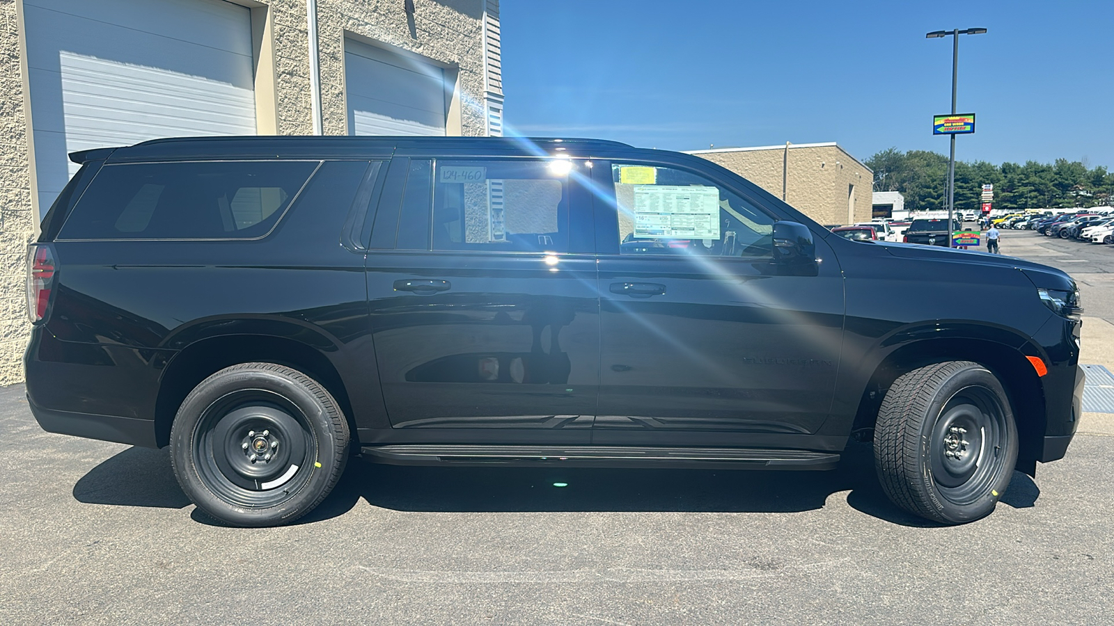 2024 Chevrolet Suburban RST 12