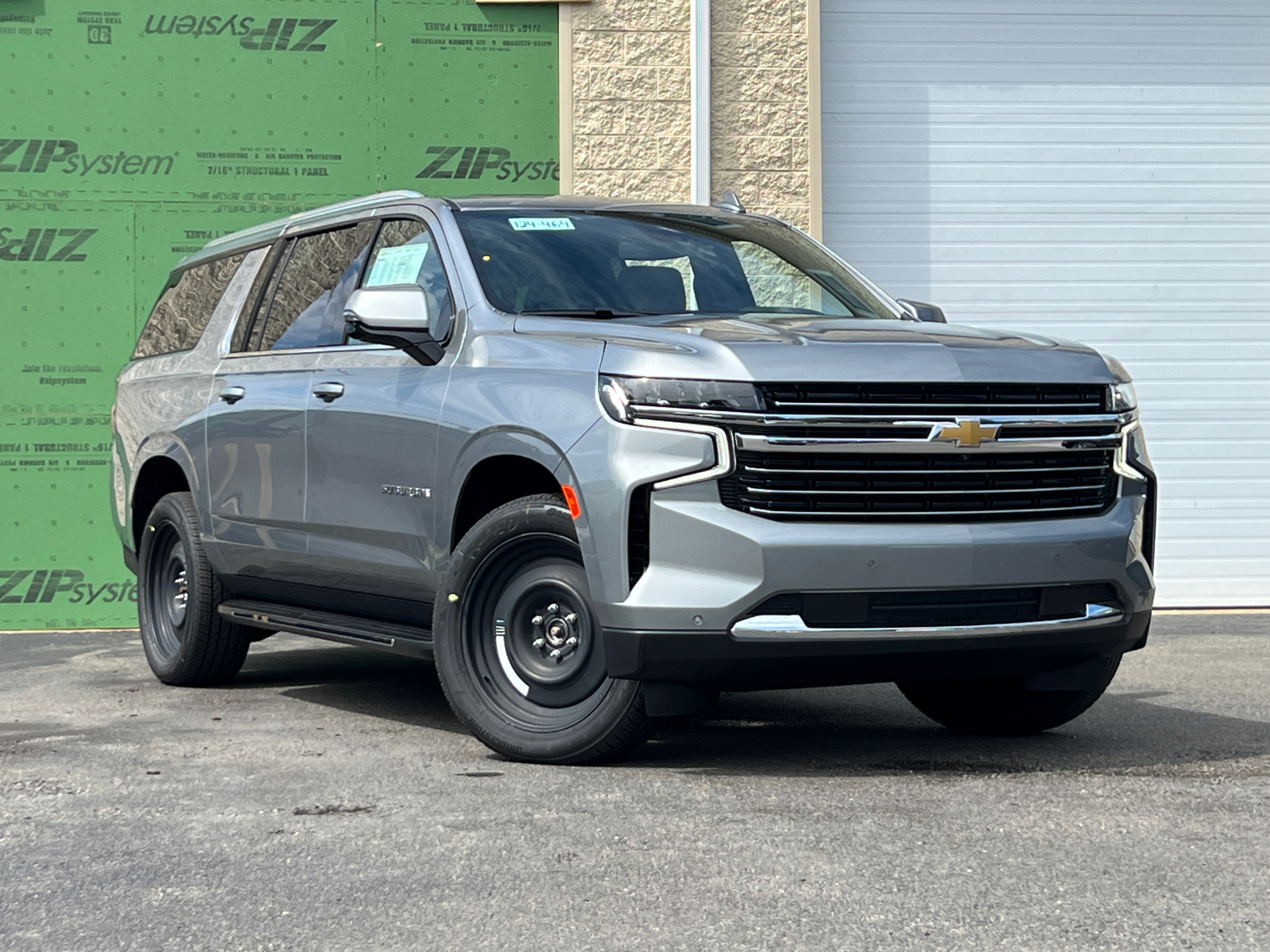 2024 Chevrolet Suburban LT 1