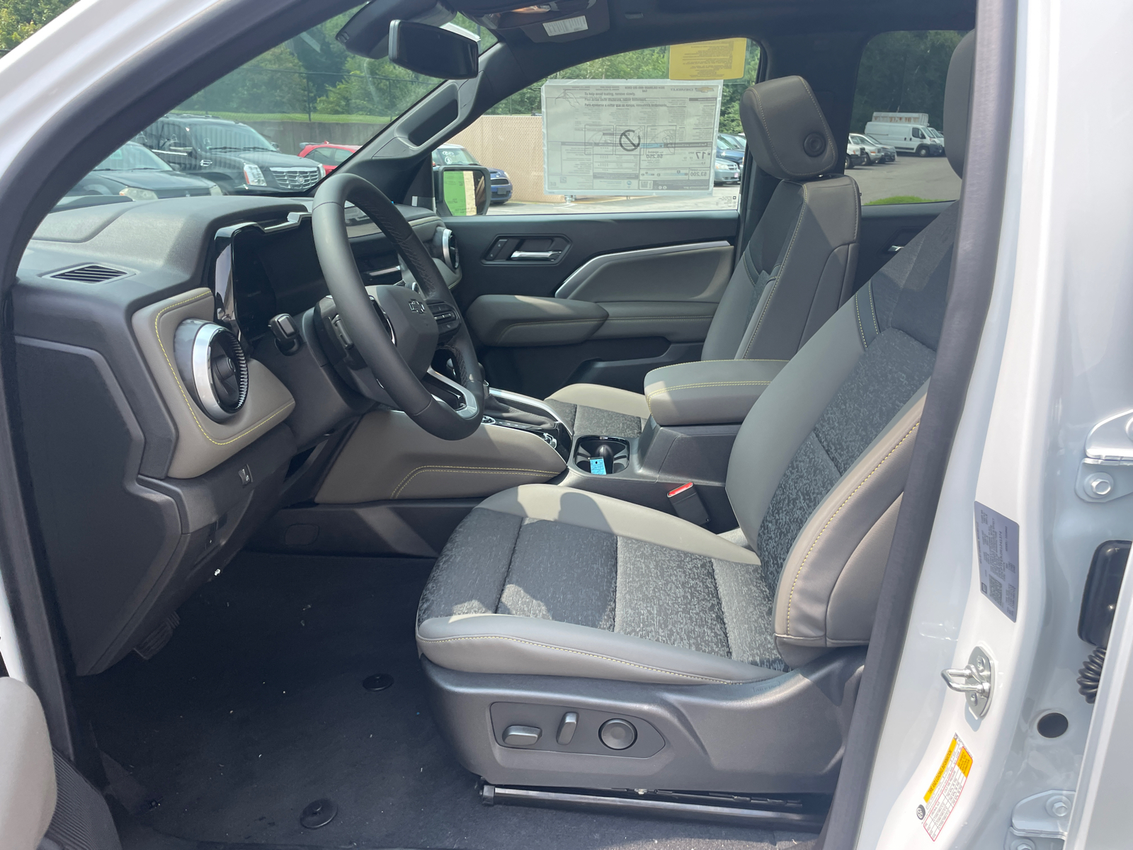 2024 Chevrolet Colorado ZR2 36