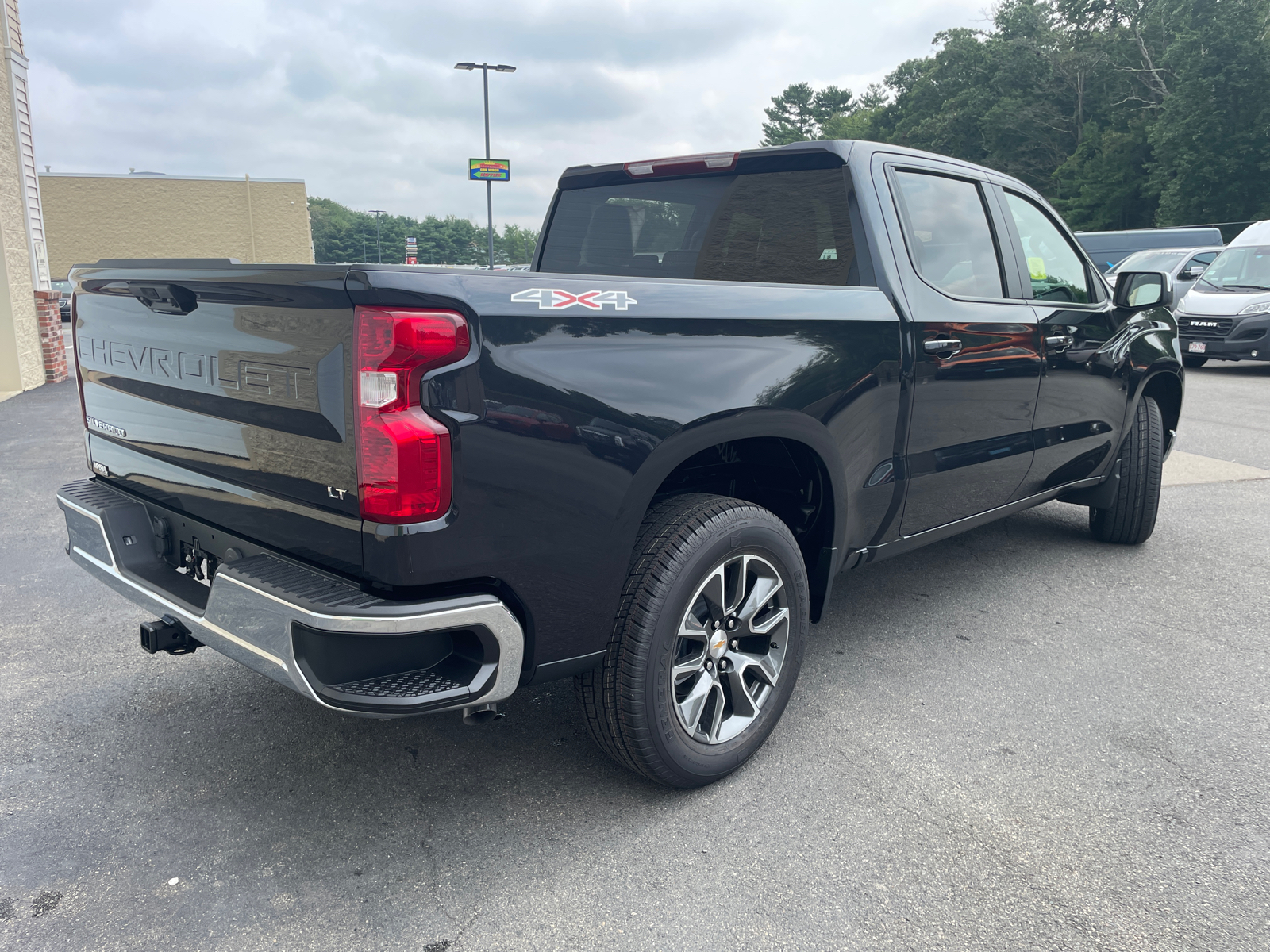 2024 Chevrolet Silverado 1500 LT 12