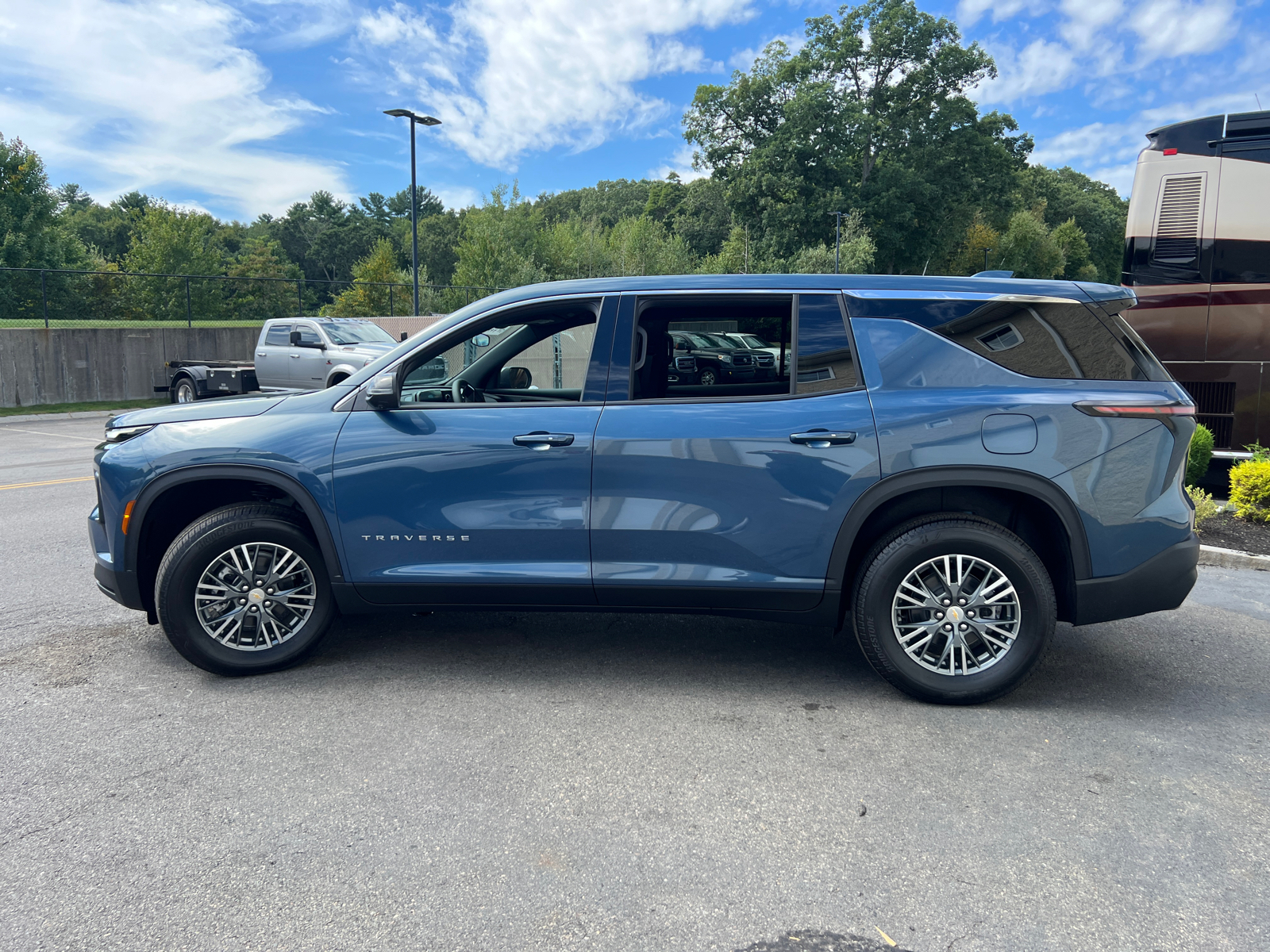 2024 Chevrolet Traverse LS 5