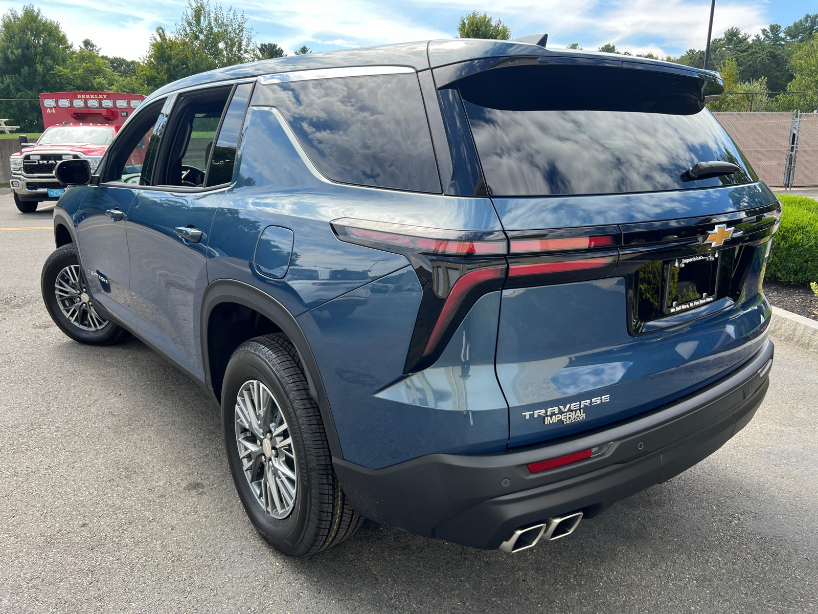 2024 Chevrolet Traverse LS 7