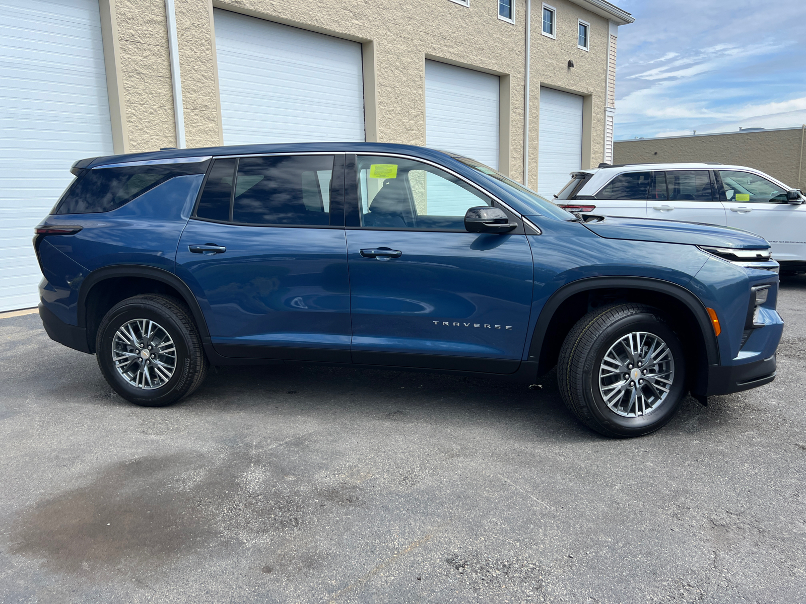 2024 Chevrolet Traverse LS 11