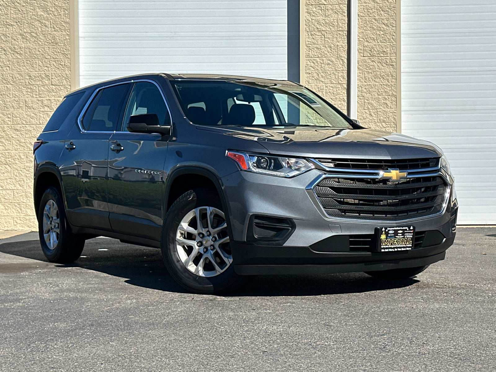 2021 Chevrolet Traverse LS 1