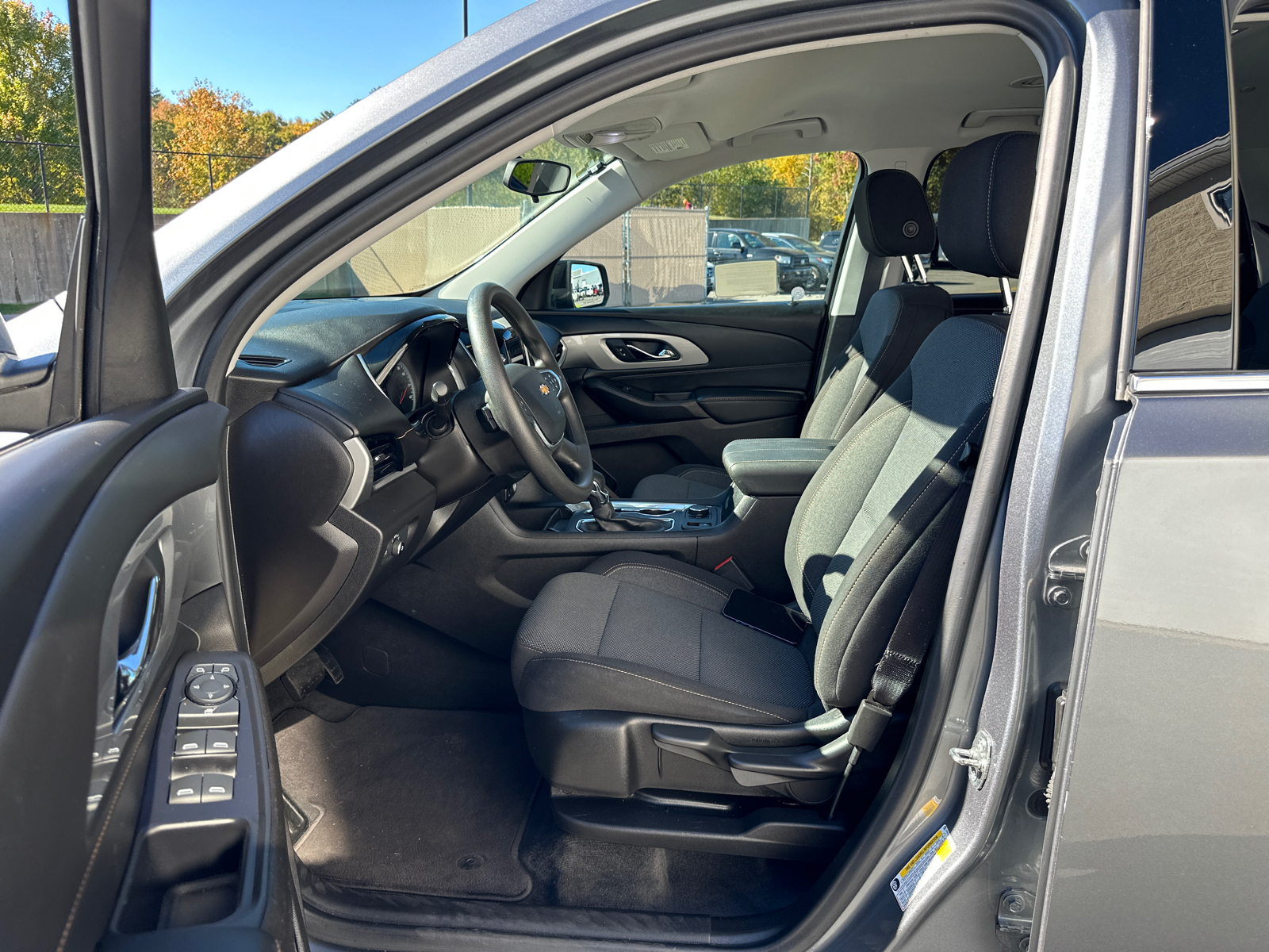 2021 Chevrolet Traverse LS 31