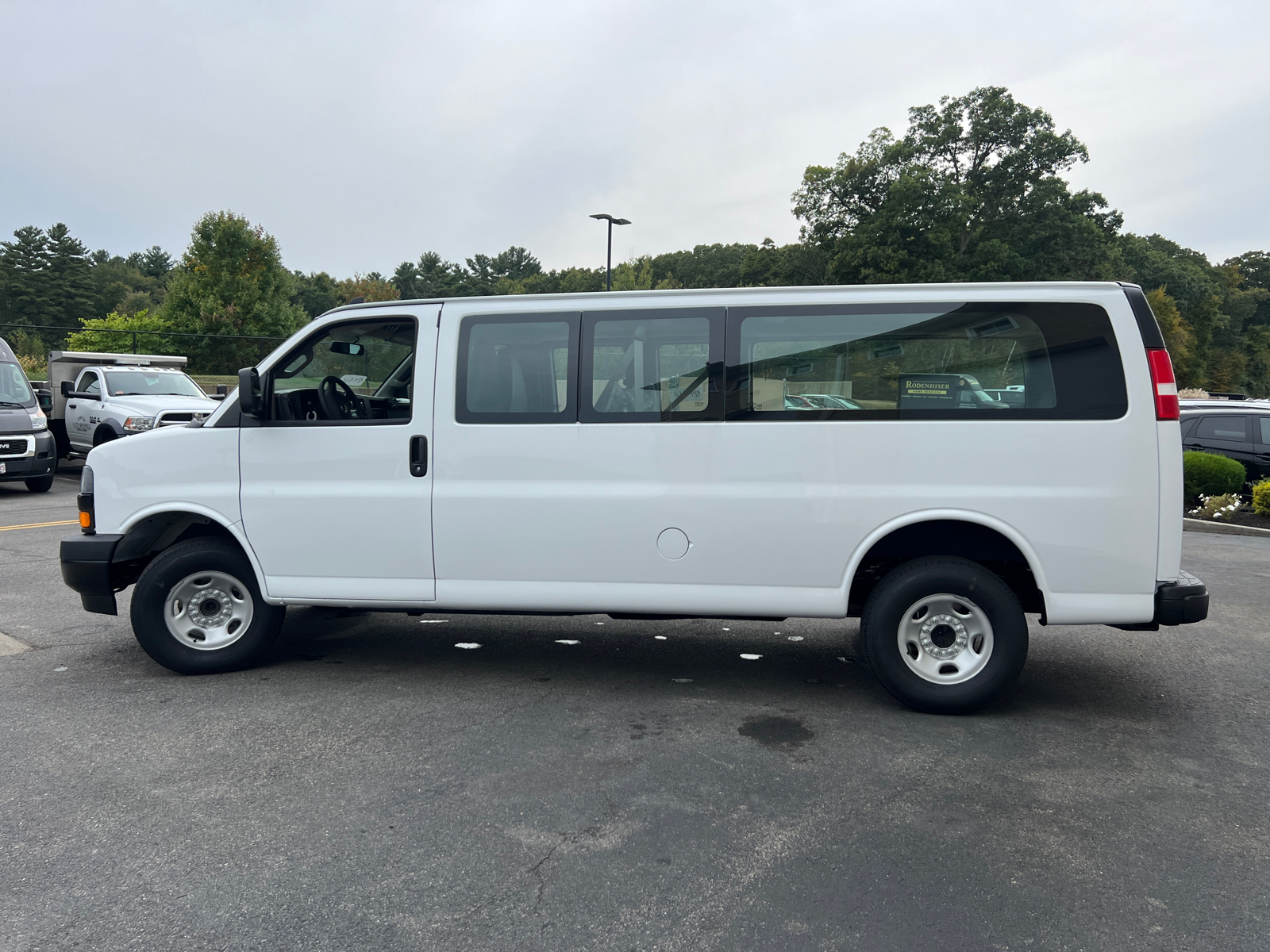 2024 Chevrolet Express 3500 Work Van 5