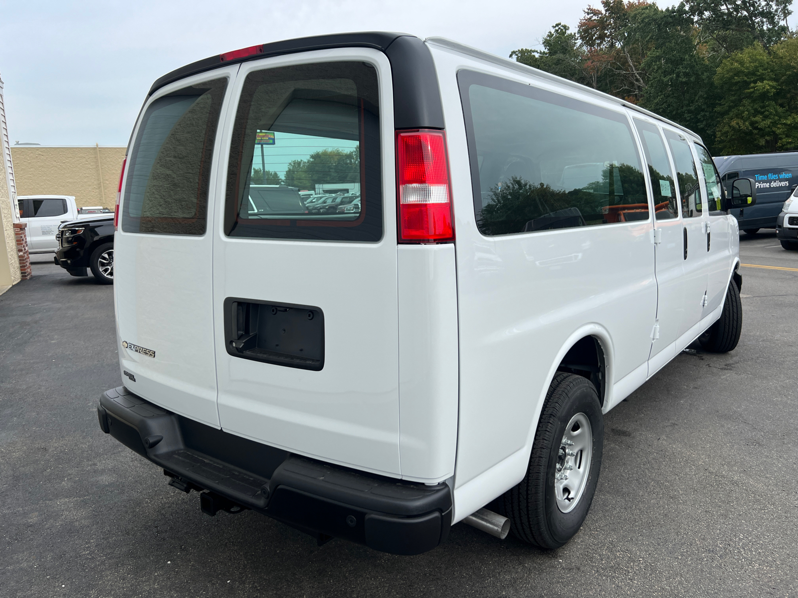 2024 Chevrolet Express 3500 Work Van 11