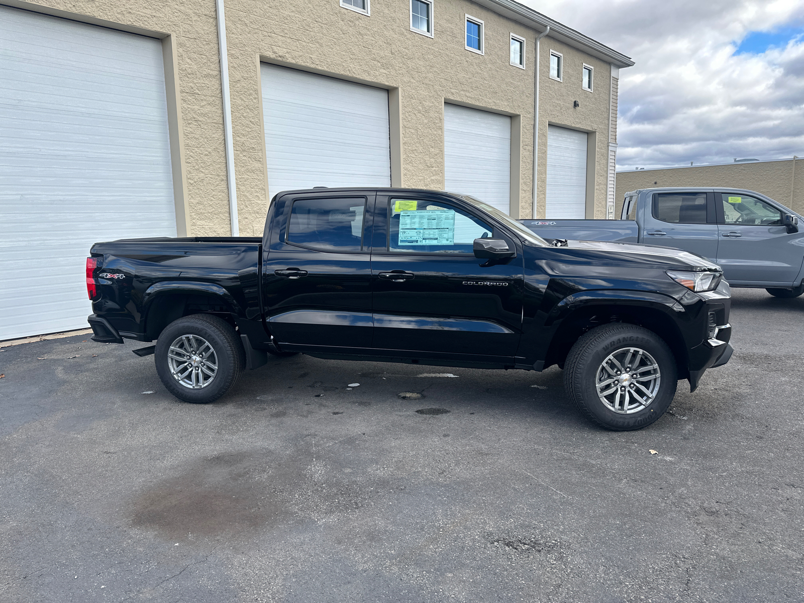 2024 Chevrolet Colorado LT 11