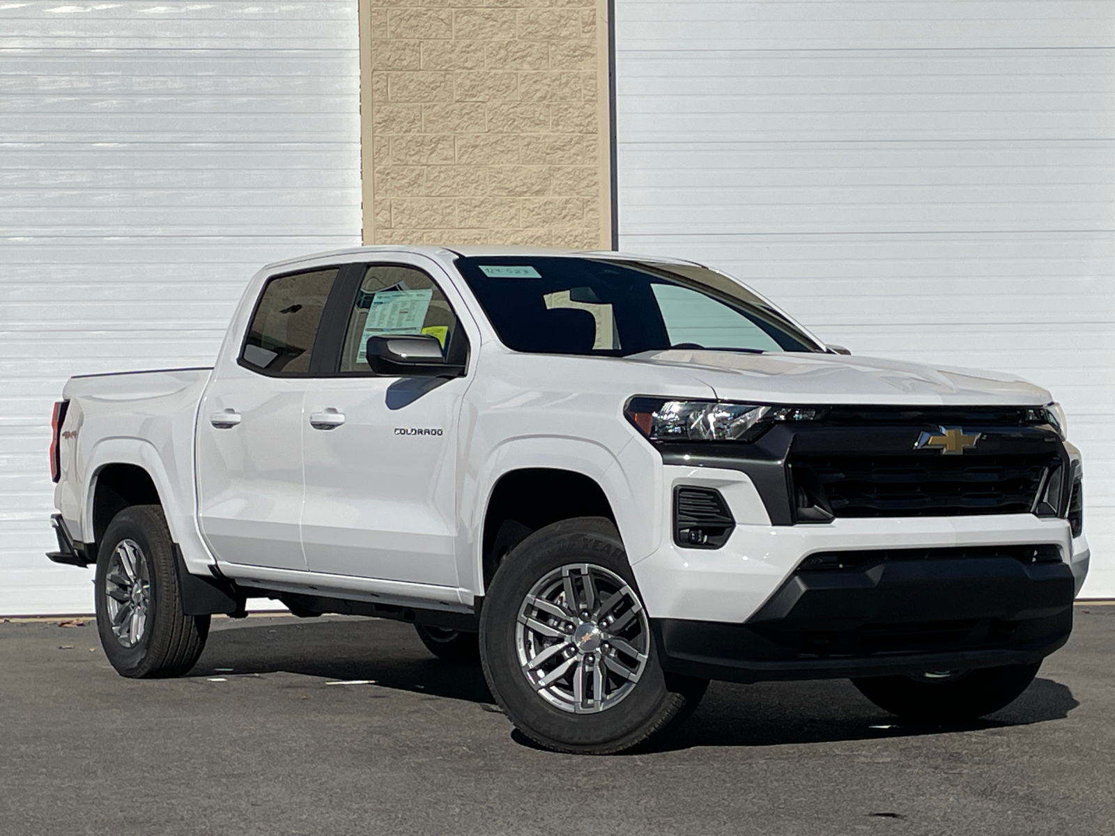 2024 Chevrolet Colorado LT 2