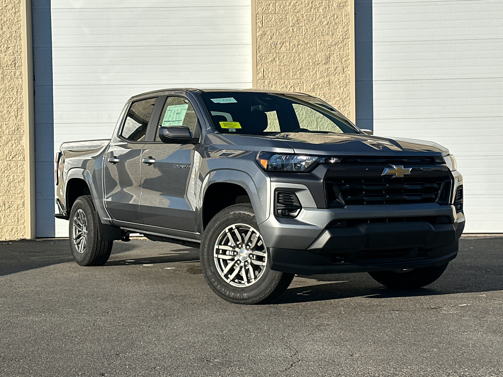 2024 Chevrolet Colorado LT 2