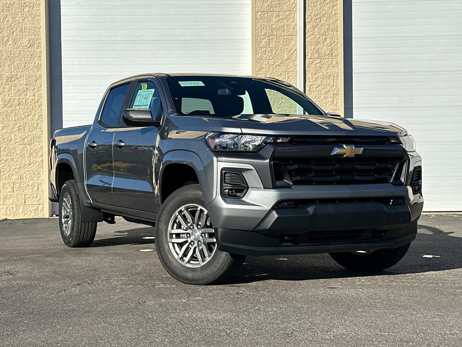 2024 Chevrolet Colorado LT 2