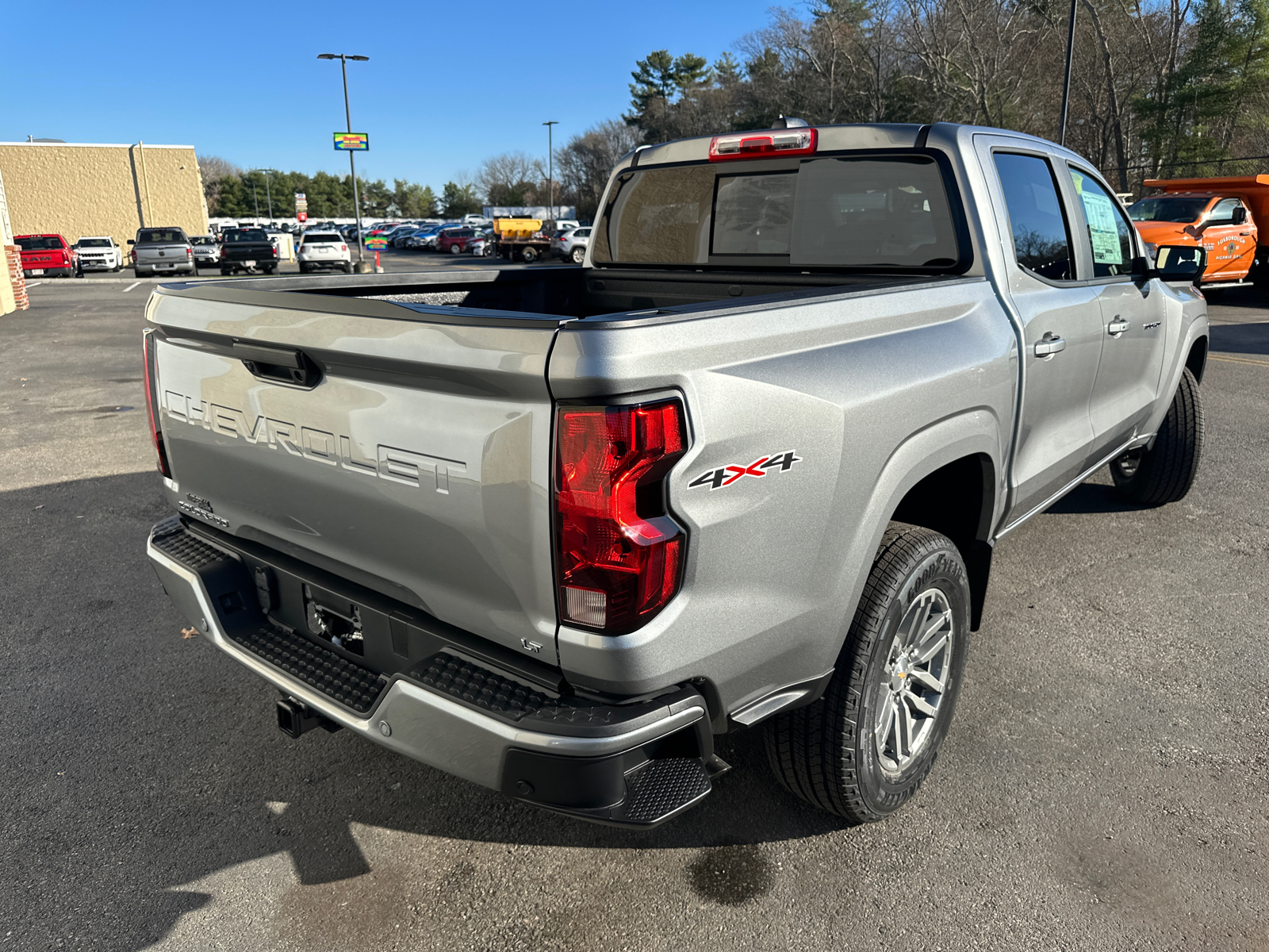 2024 Chevrolet Colorado LT 10