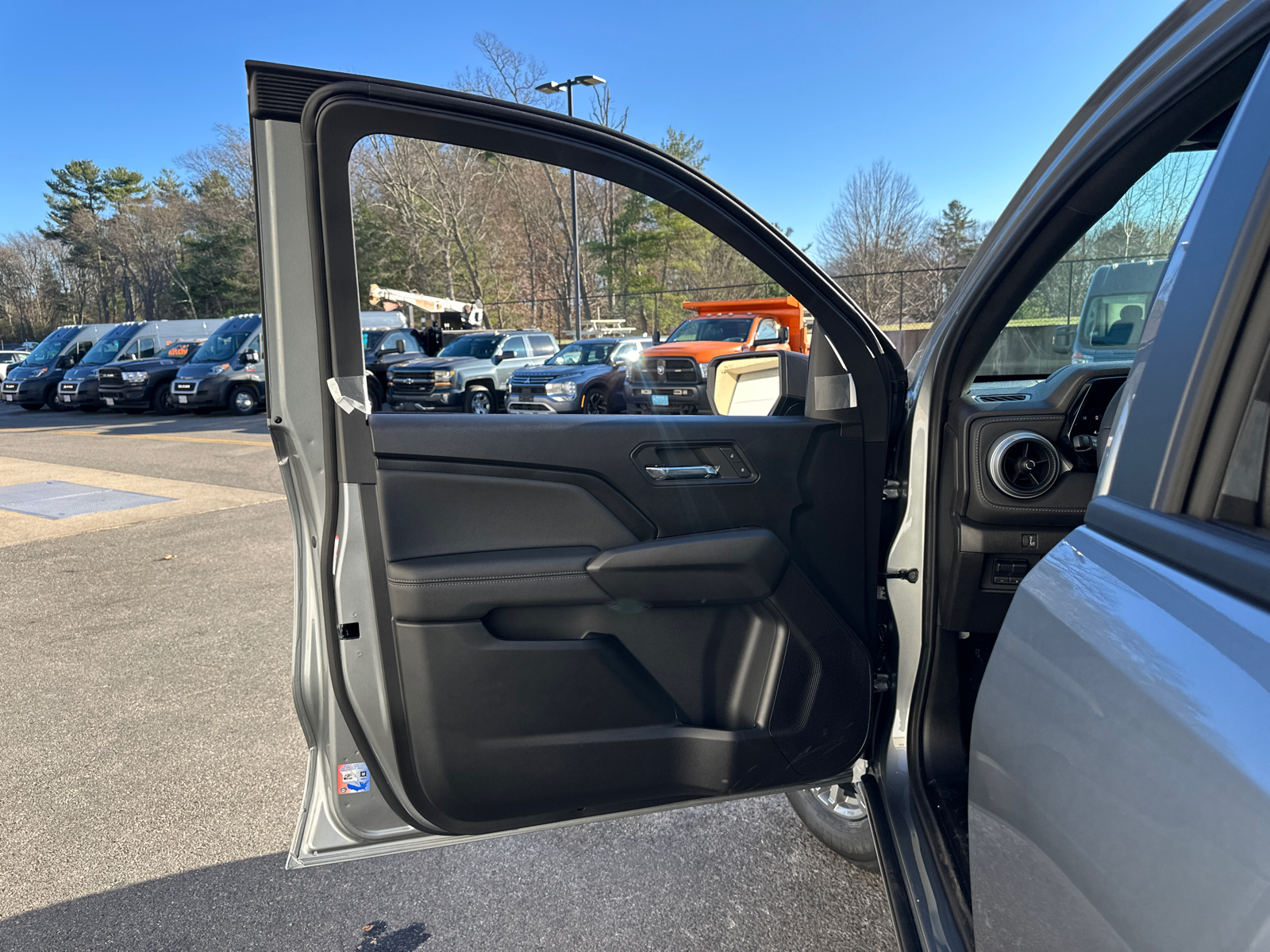 2024 Chevrolet Colorado LT 17