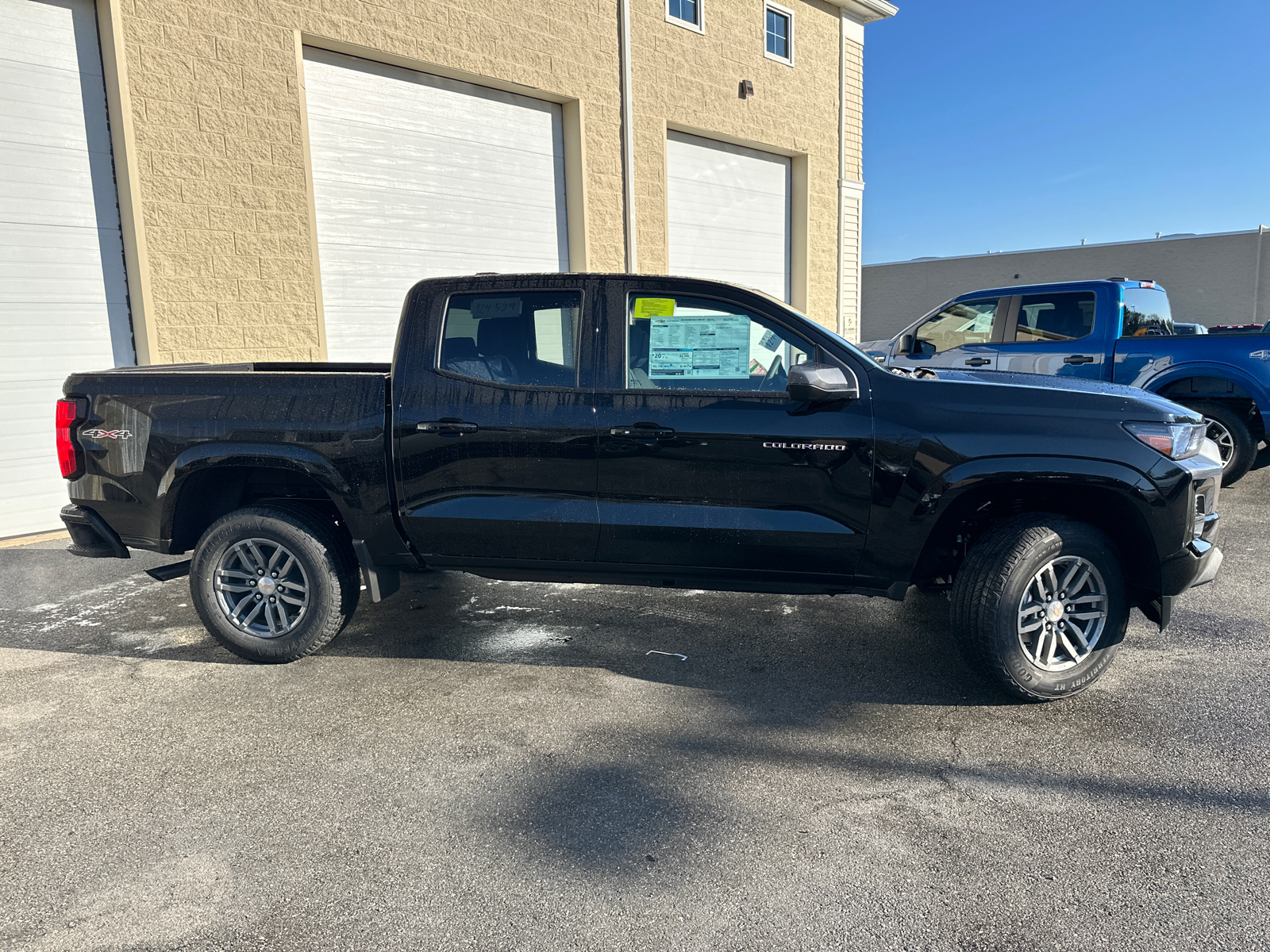 2024 Chevrolet Colorado LT 11