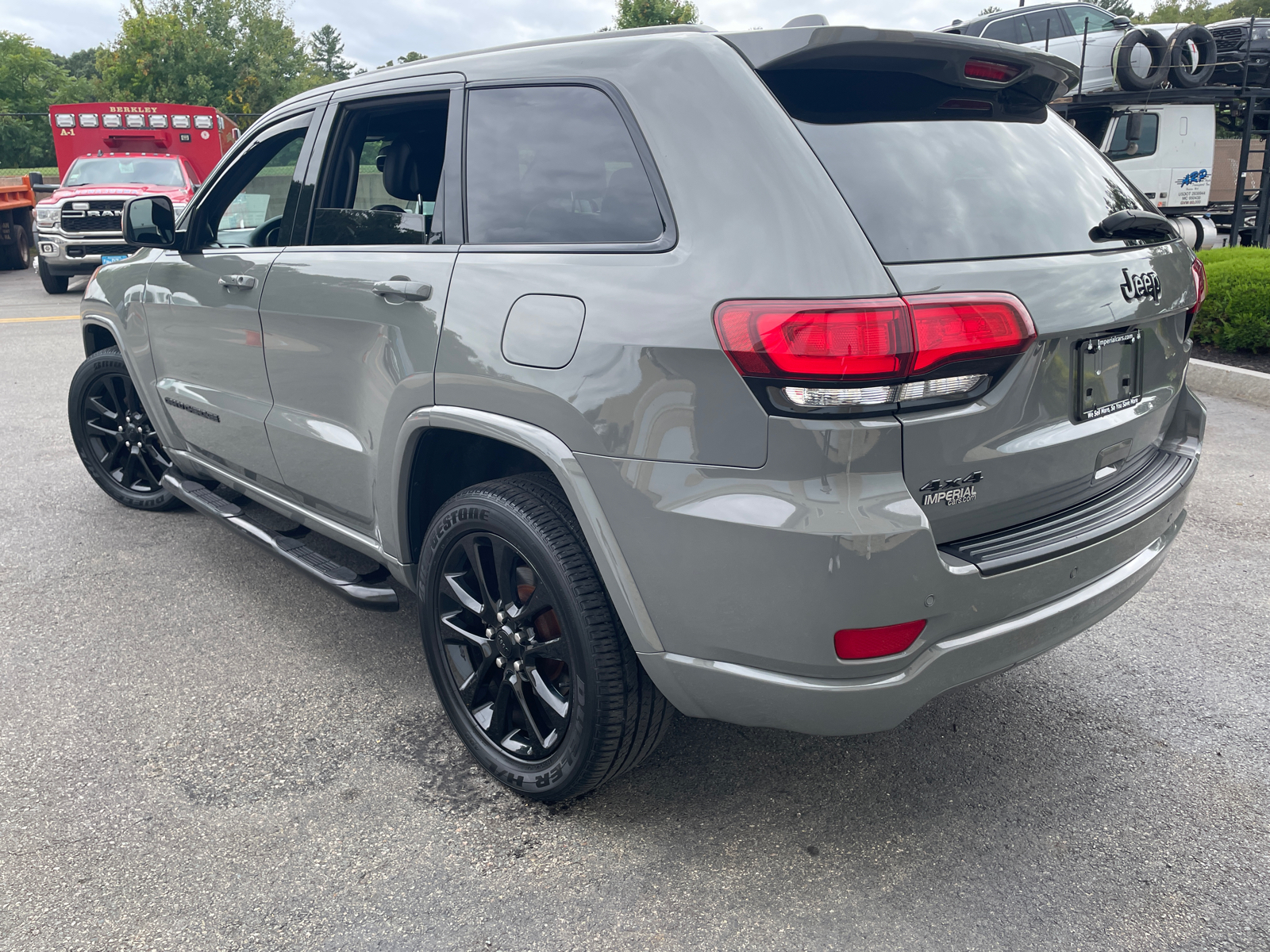 2020 Jeep Grand Cherokee Altitude 8