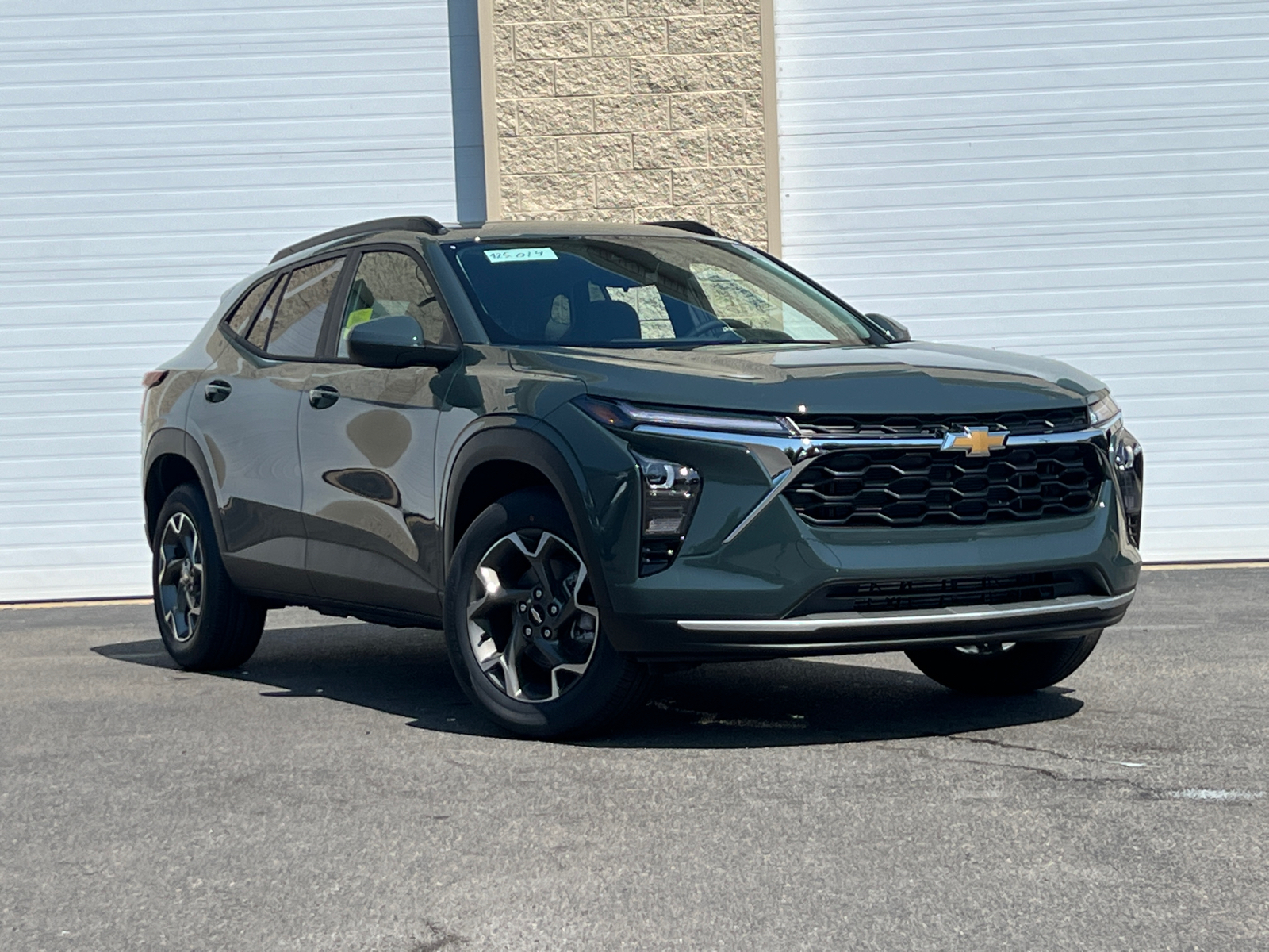 2025 Chevrolet Trax LT 2