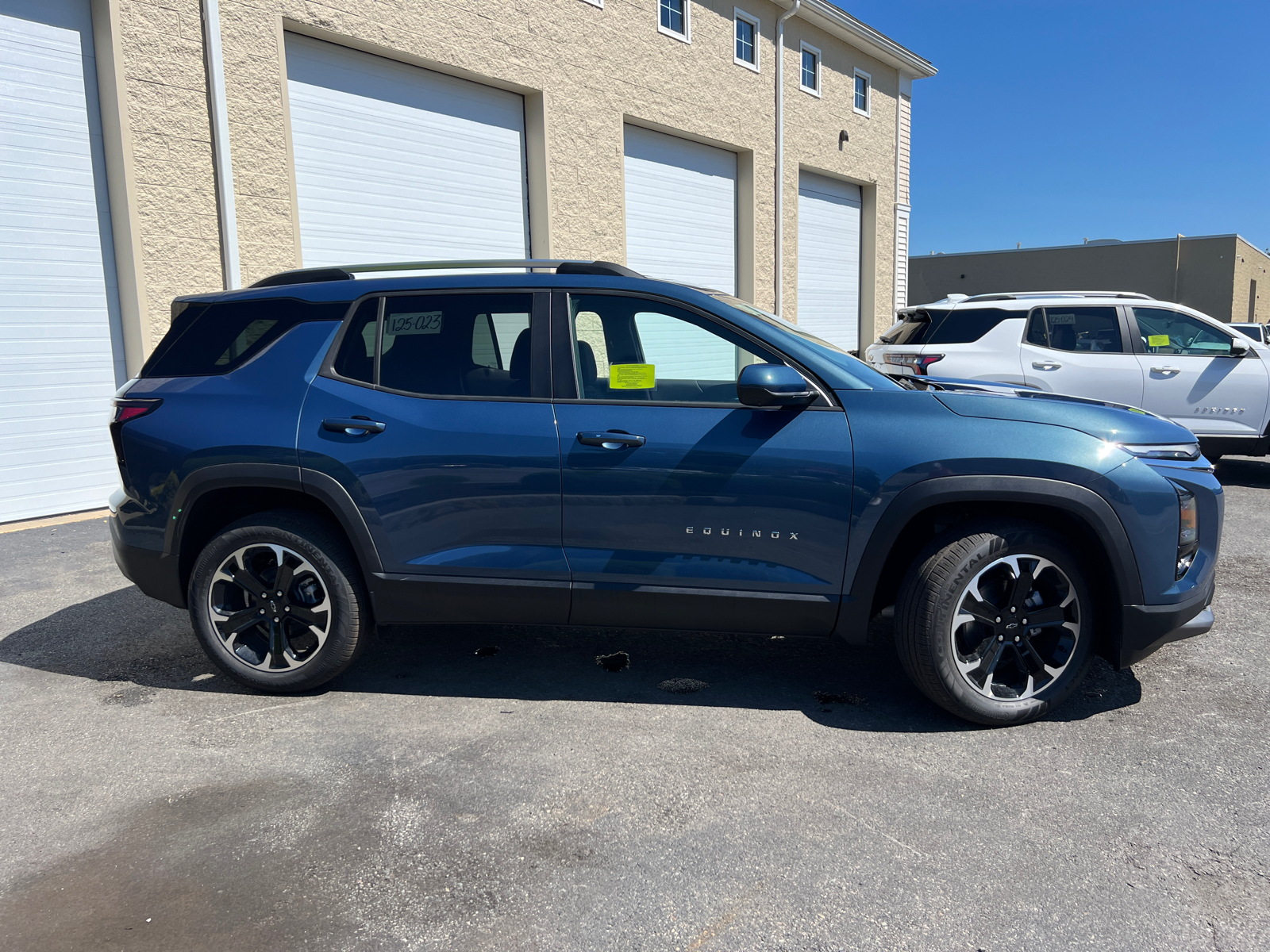 2025 Chevrolet Equinox LT 12