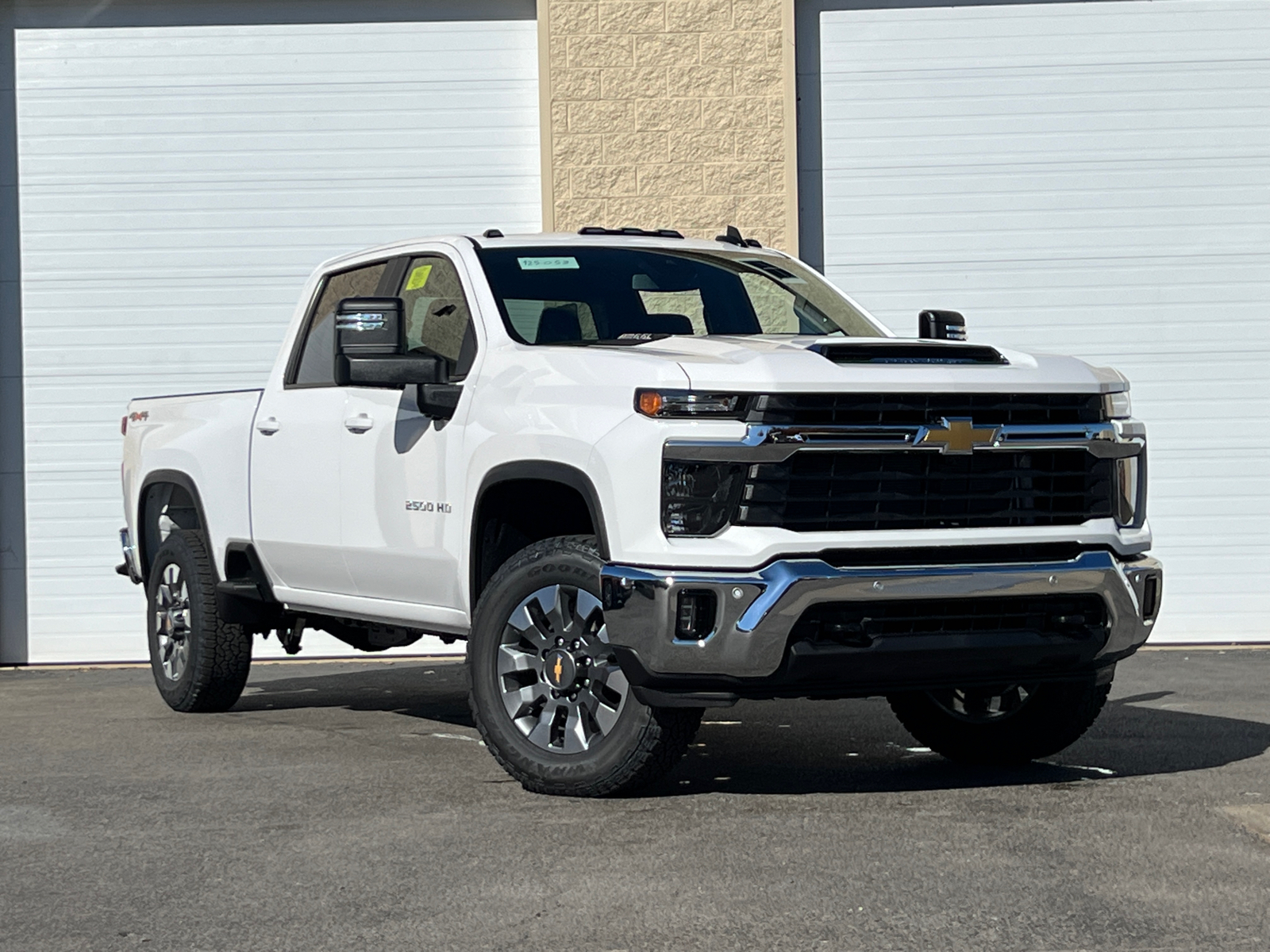 2025 Chevrolet Silverado 2500HD LT 1