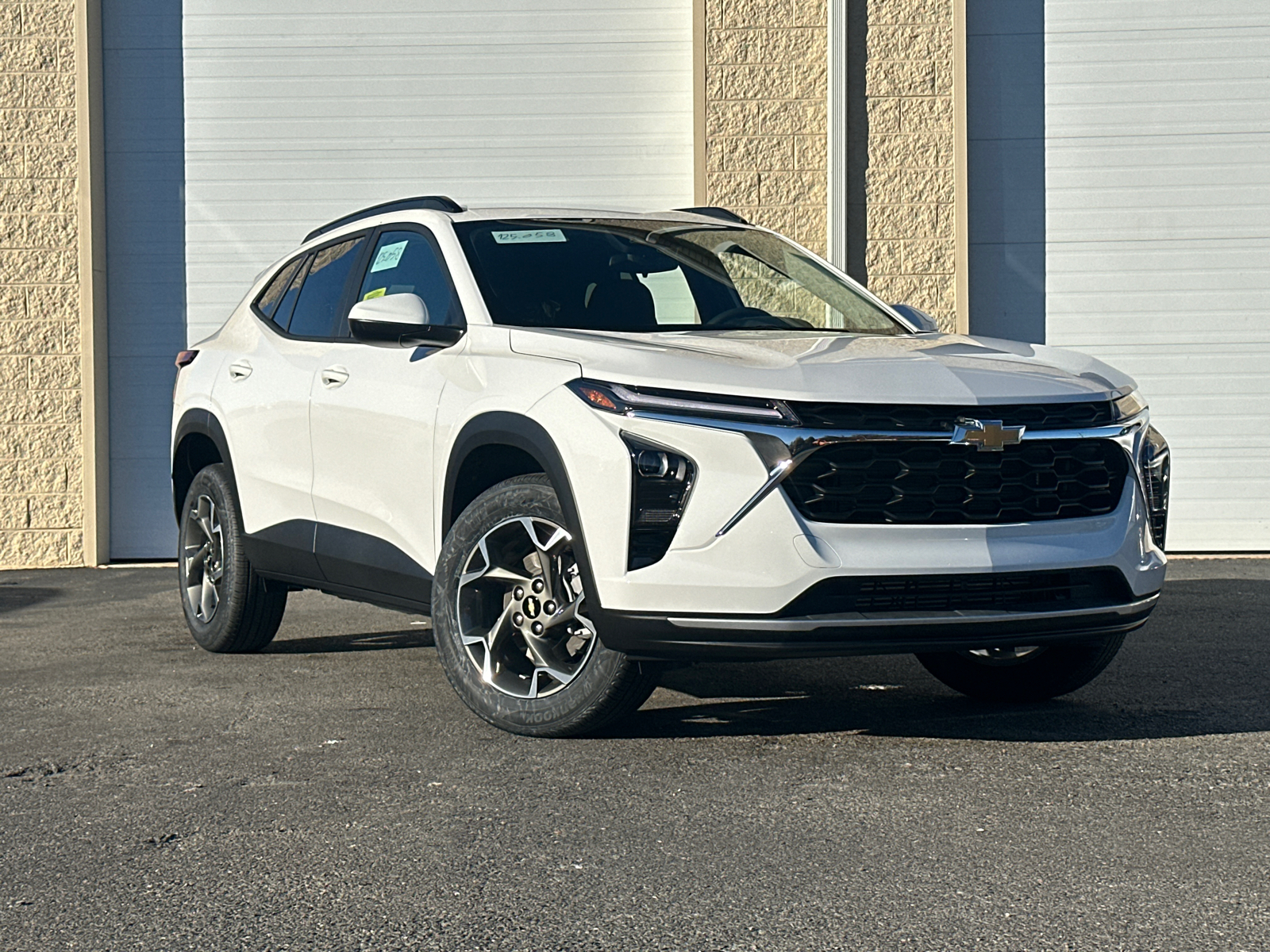 2025 Chevrolet Trax LT 2