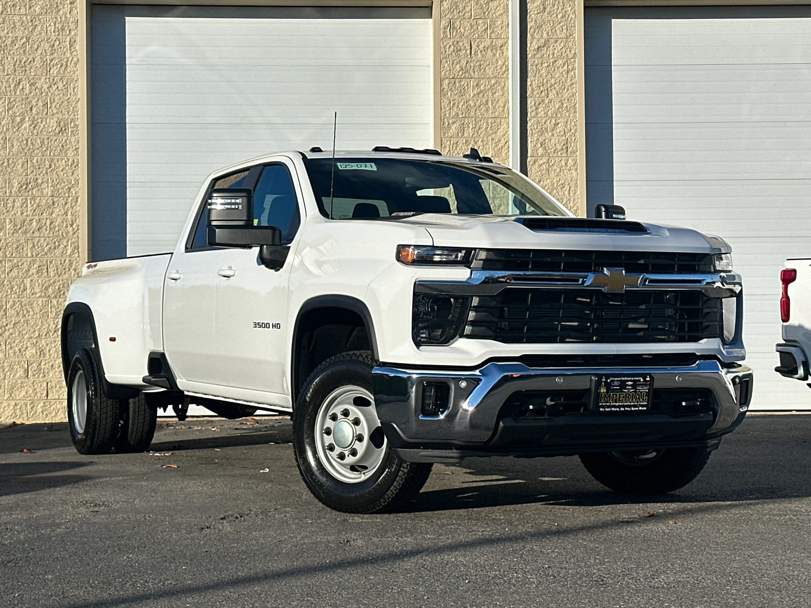 2025 Chevrolet Silverado 3500HD LT 2