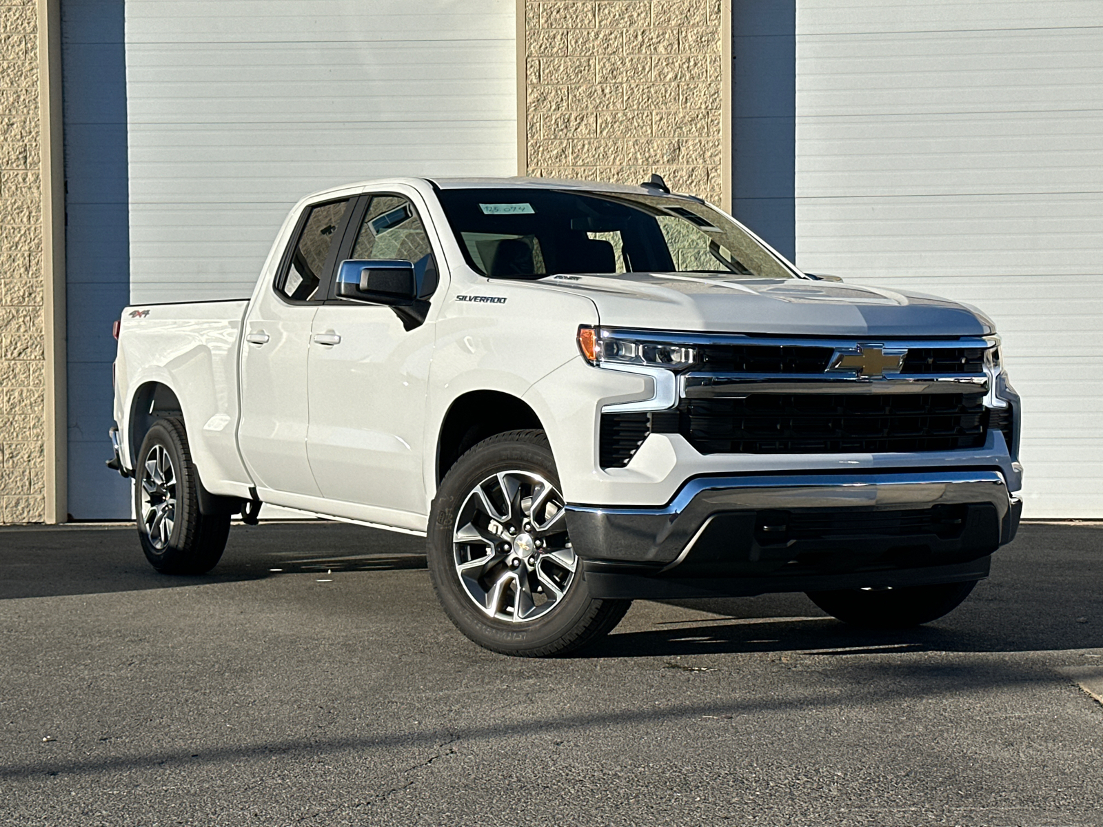 2025 Chevrolet Silverado 1500 LT 1