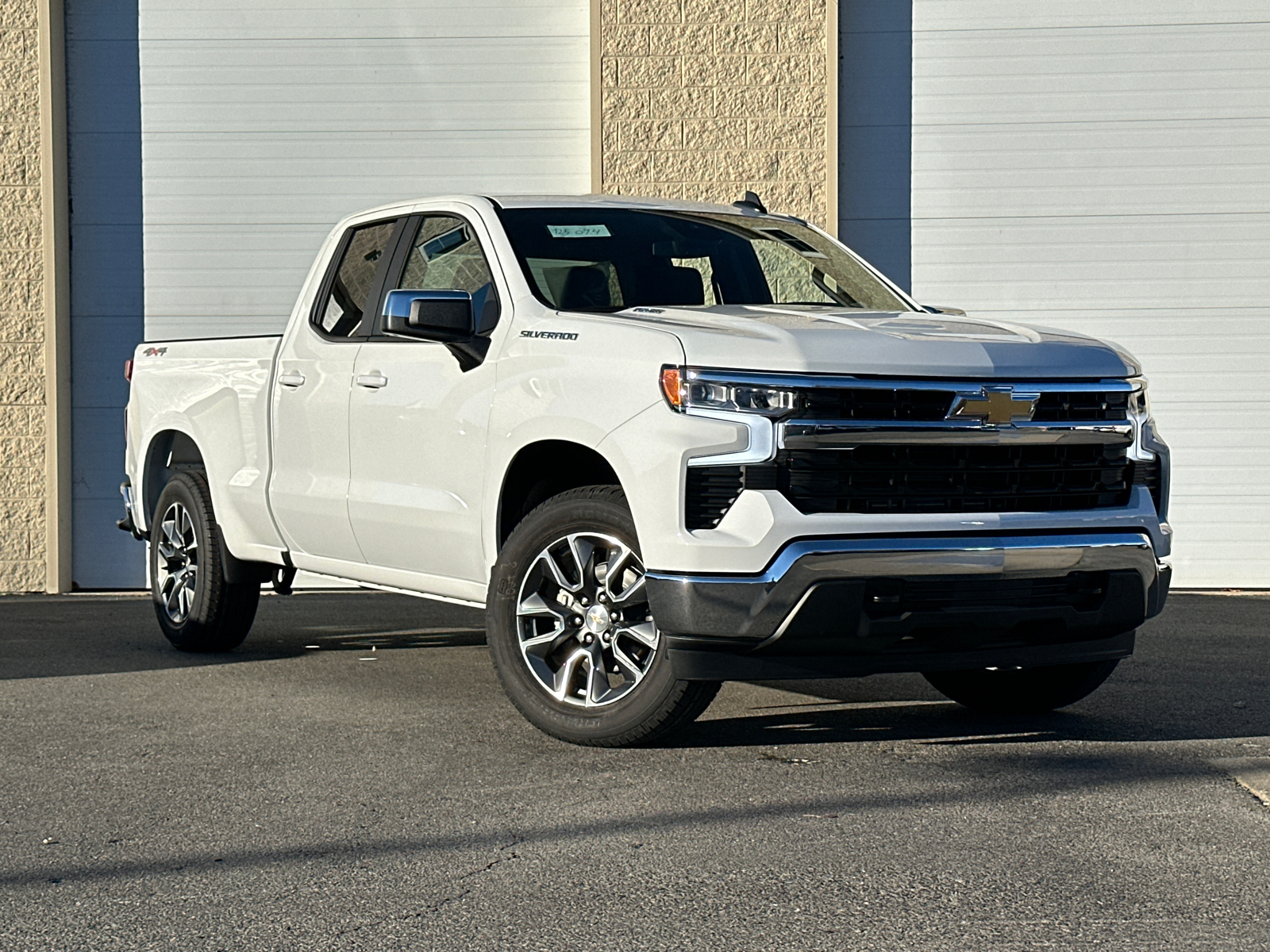 2025 Chevrolet Silverado 1500 LT 2