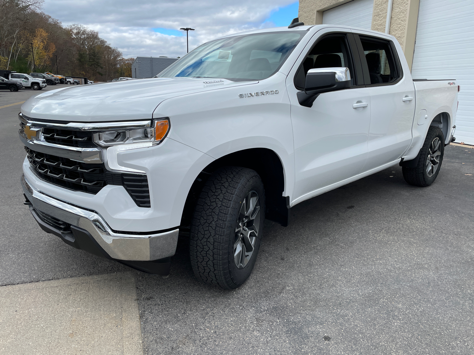 2025 Chevrolet Silverado 1500 LT 4