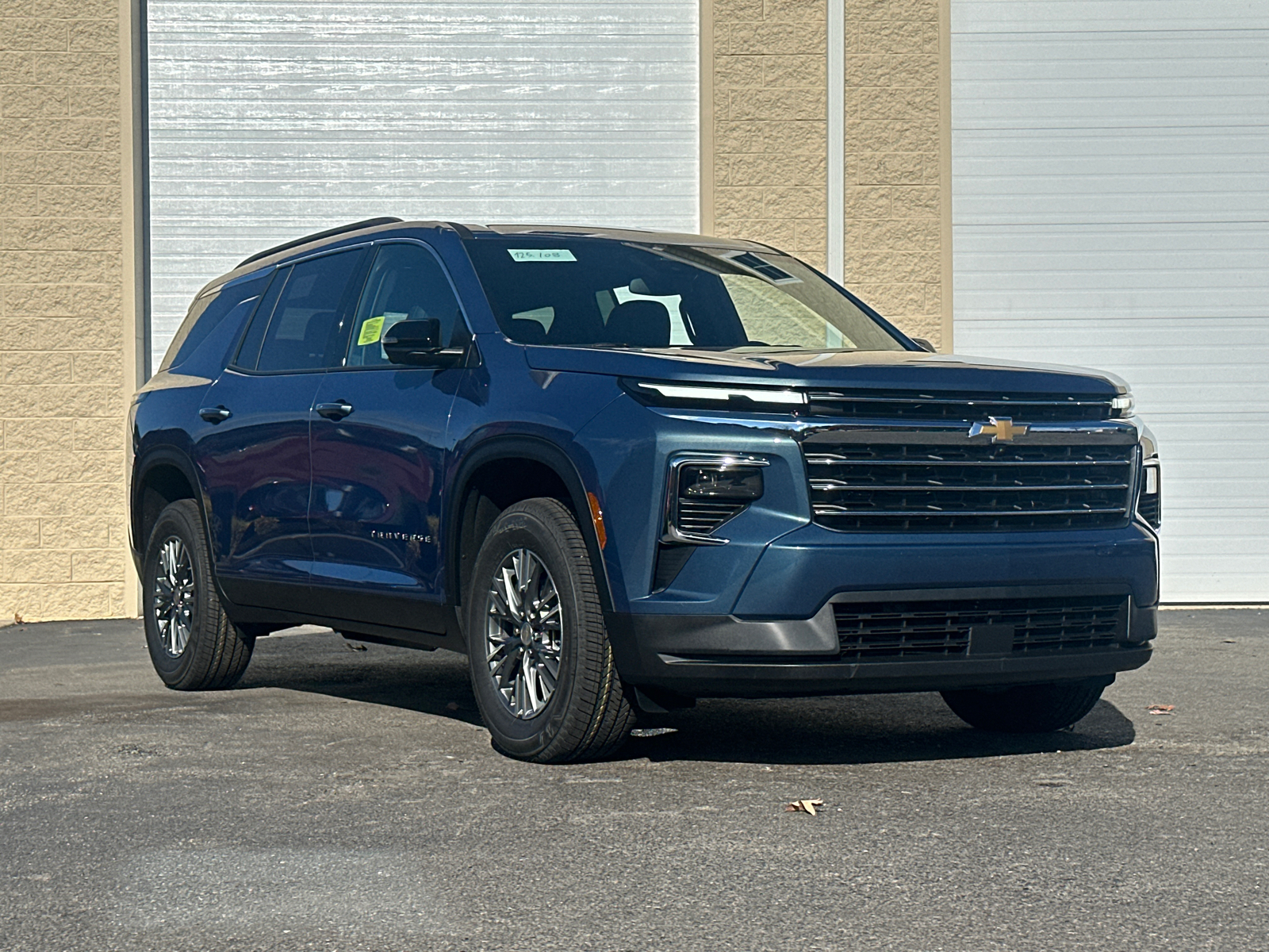 2025 Chevrolet Traverse LT 1