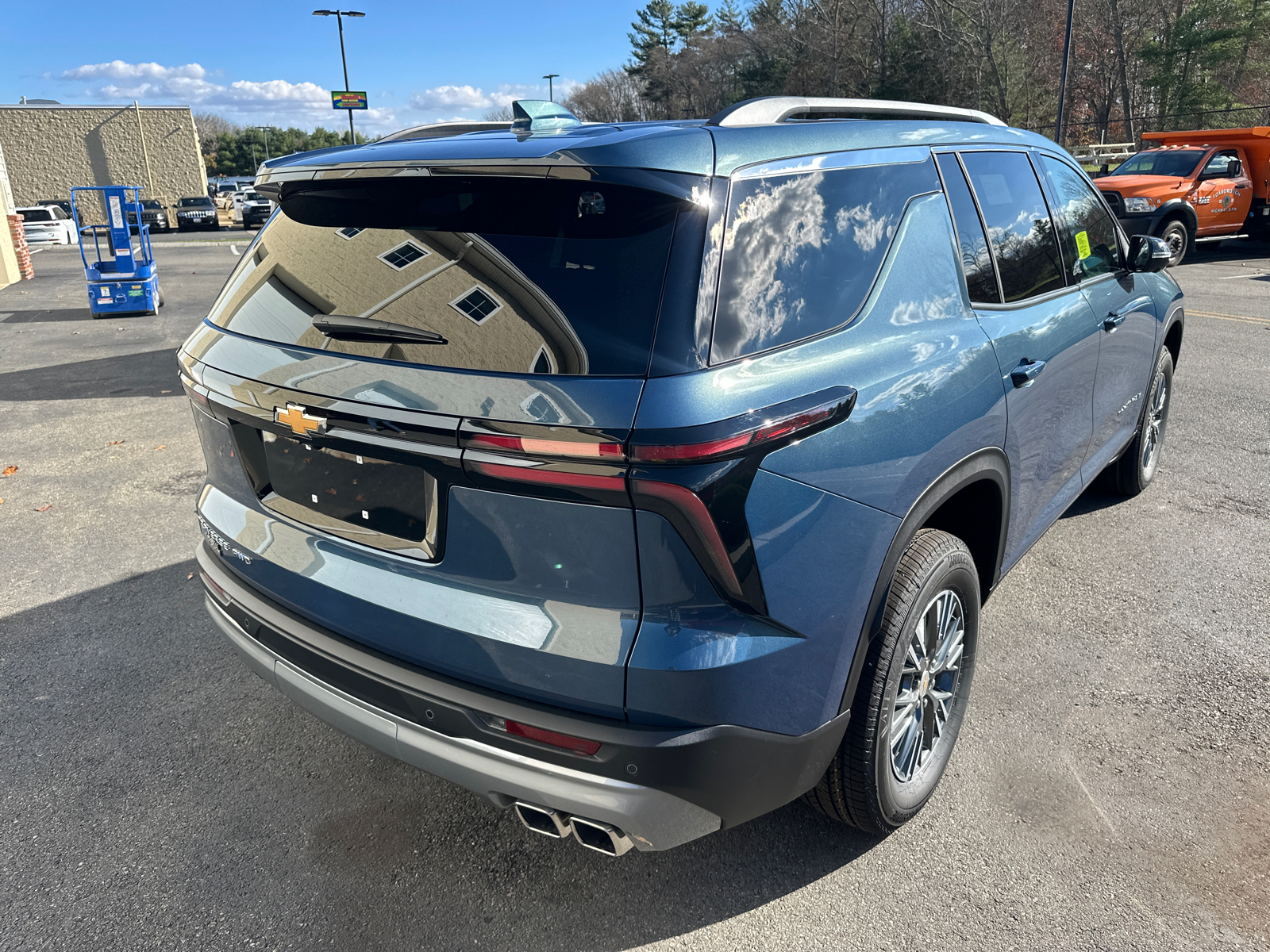 2025 Chevrolet Traverse LT 10