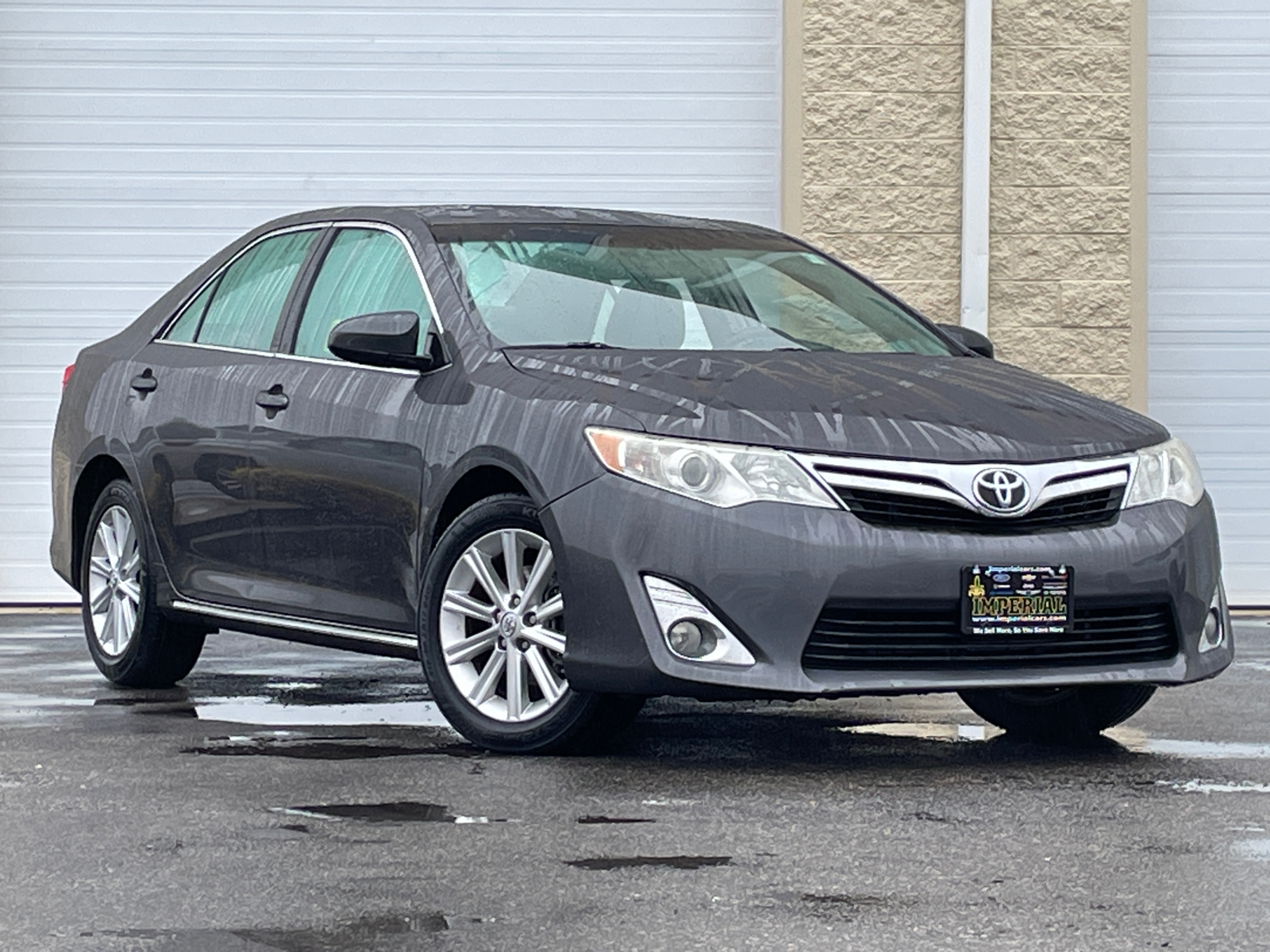 2014 Toyota Camry XLE 2