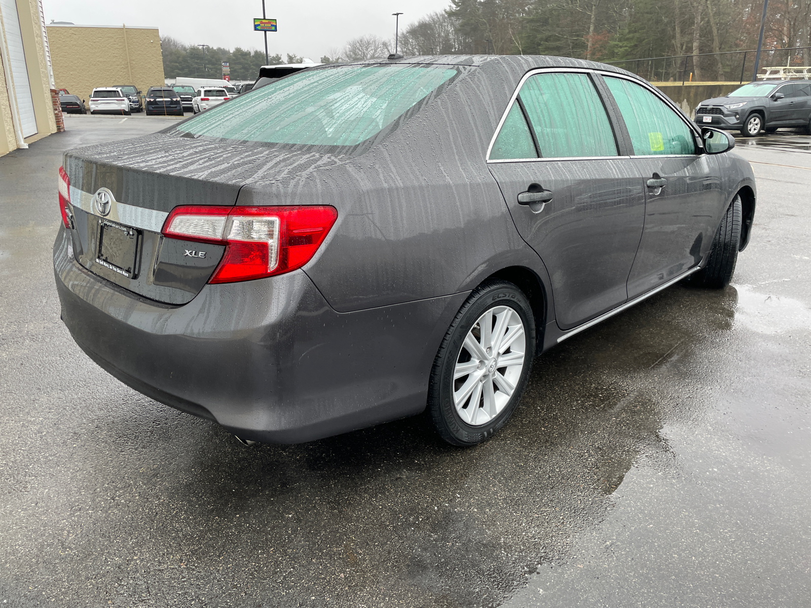 2014 Toyota Camry XLE 12