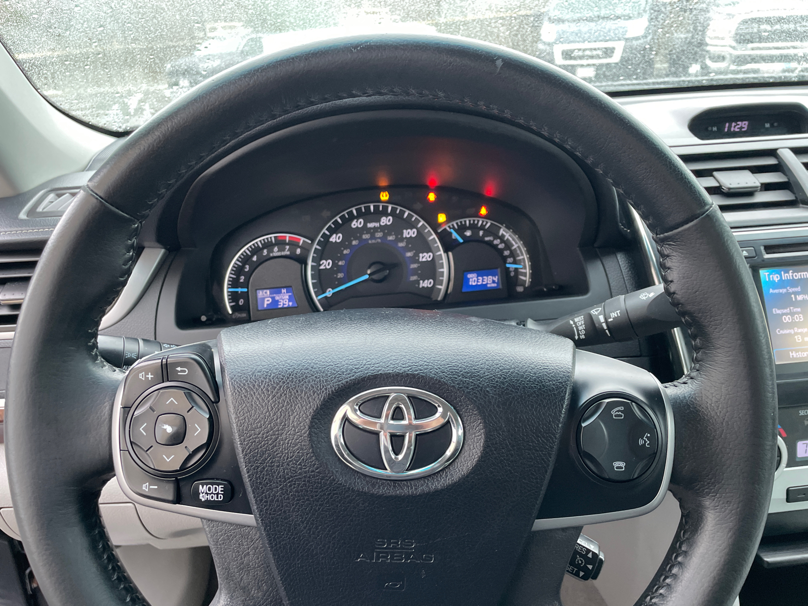 2014 Toyota Camry XLE 23