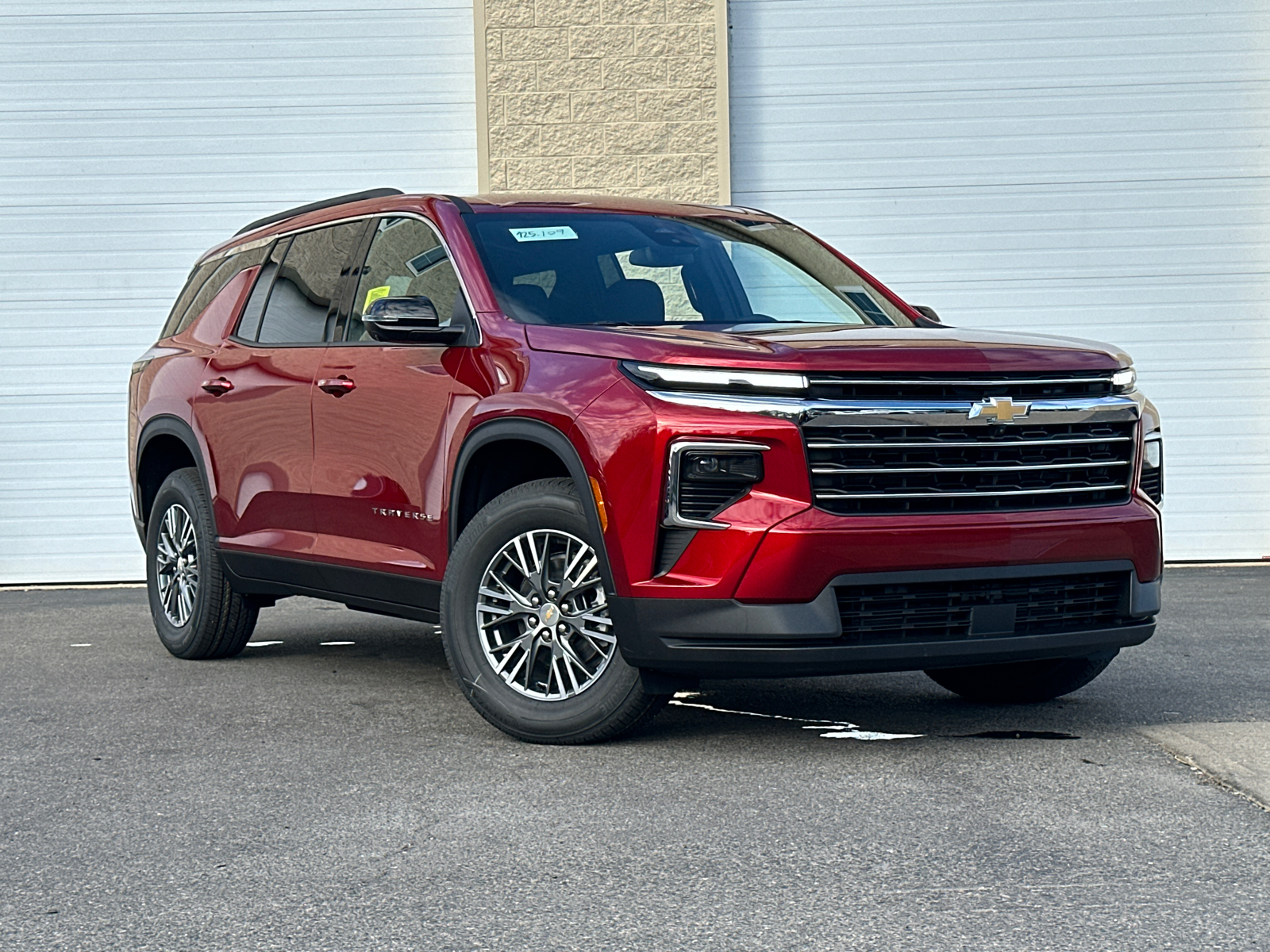 2025 Chevrolet Traverse LT 2