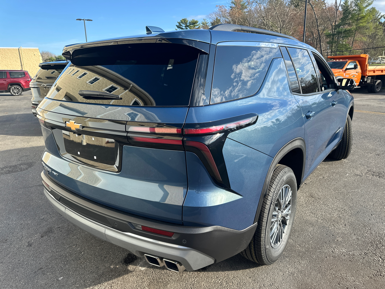 2025 Chevrolet Traverse LT 11