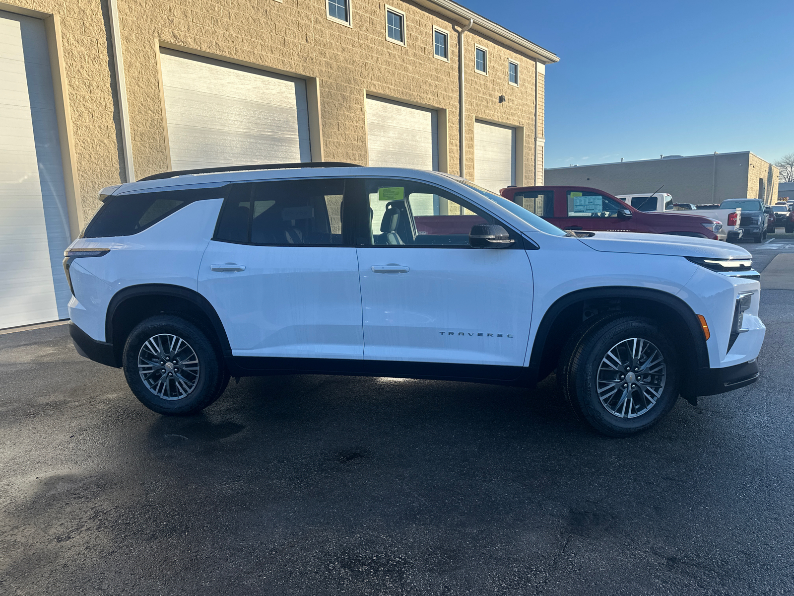 2025 Chevrolet Traverse LT 11