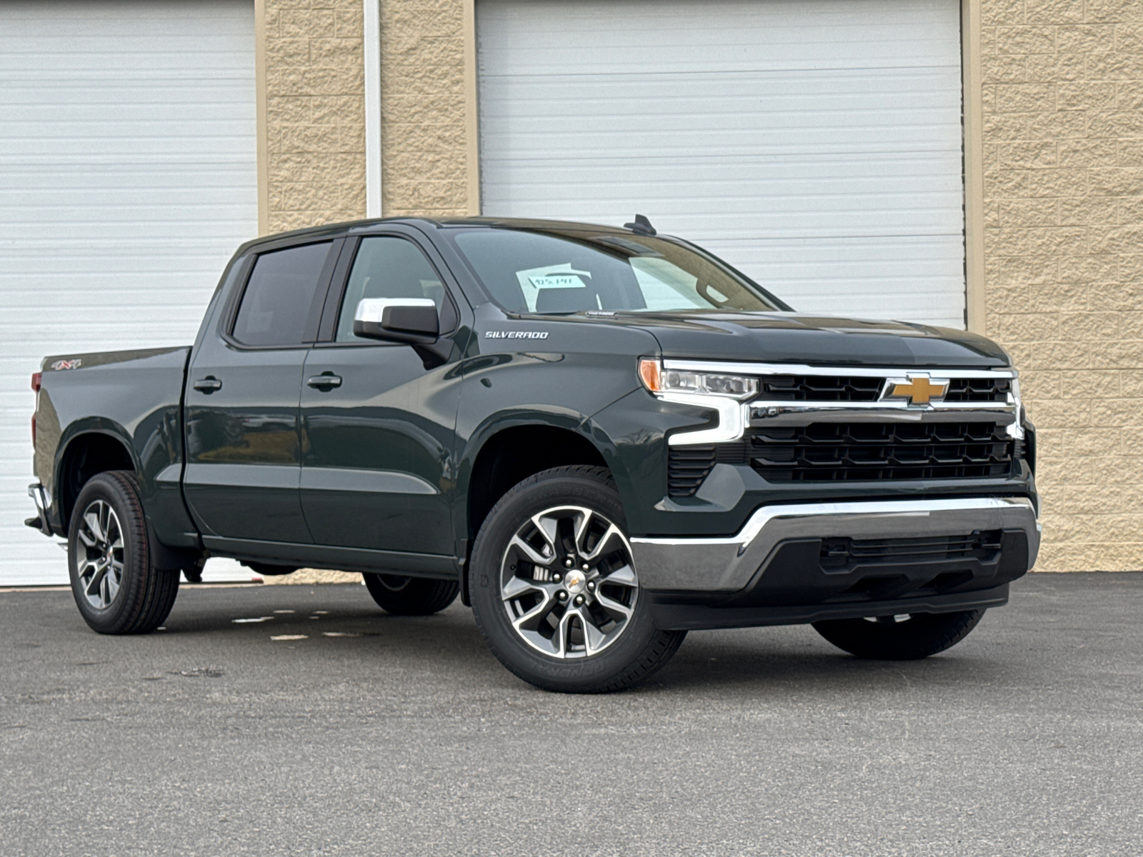 2025 Chevrolet Silverado 1500 LT 1