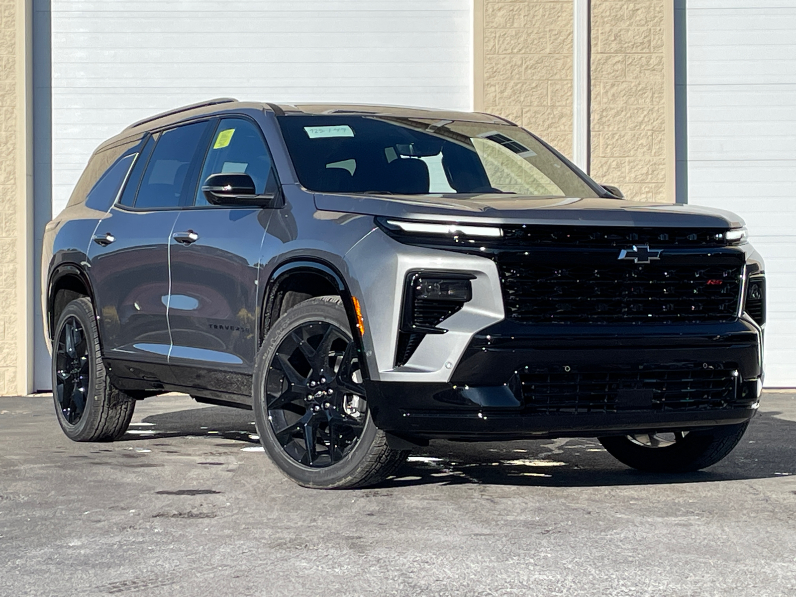 2025 Chevrolet Traverse RS 1