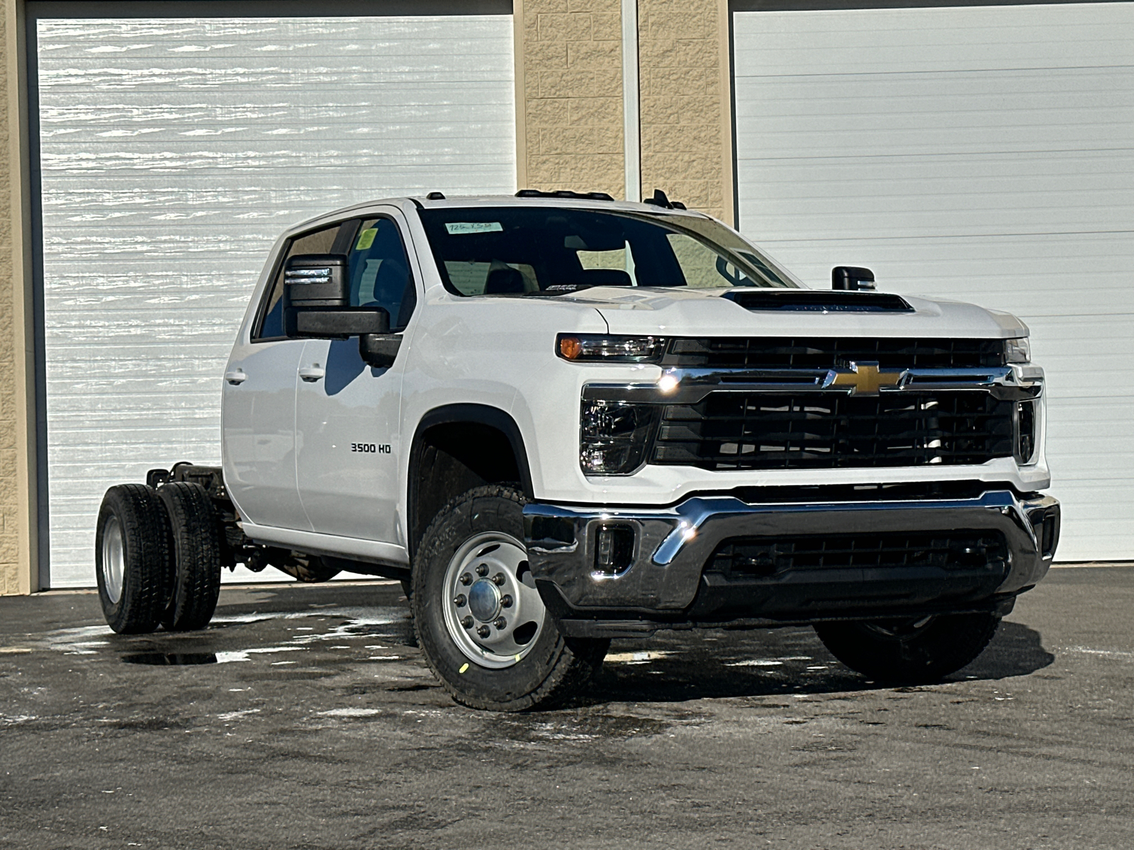 2025 Chevrolet Silverado 3500HD LT 1