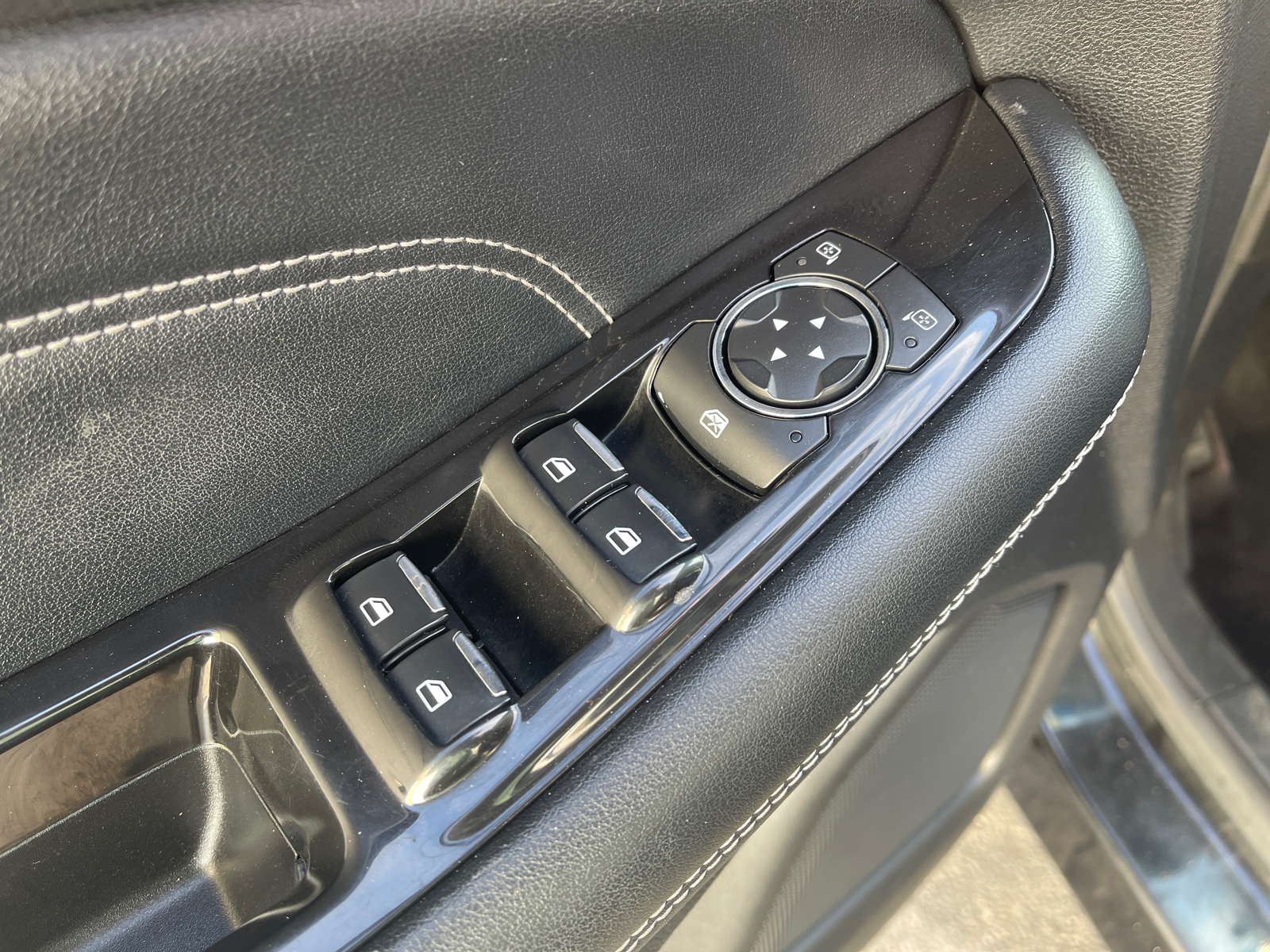 2015 Ford Edge Titanium 24