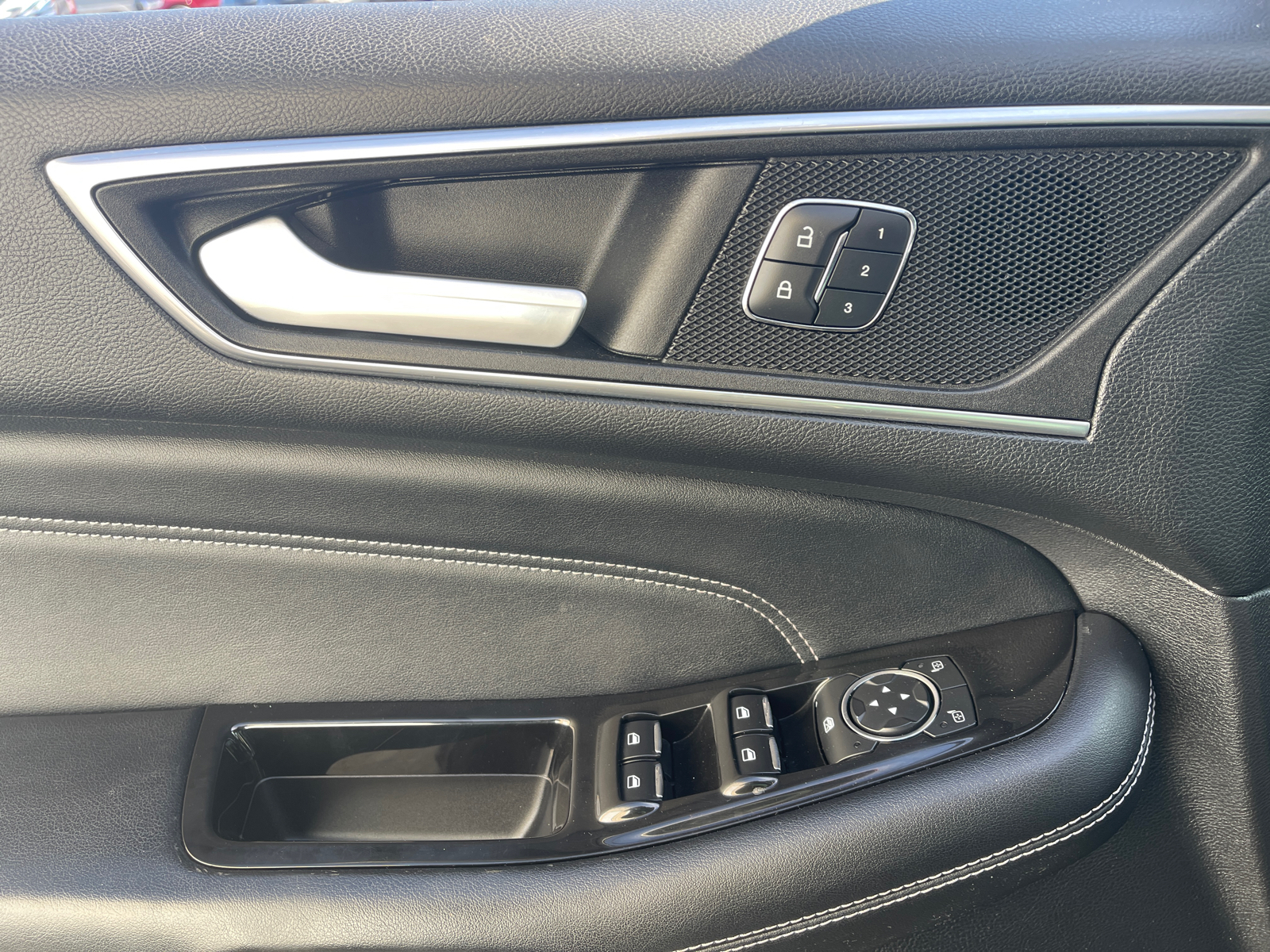 2015 Ford Edge Titanium 25