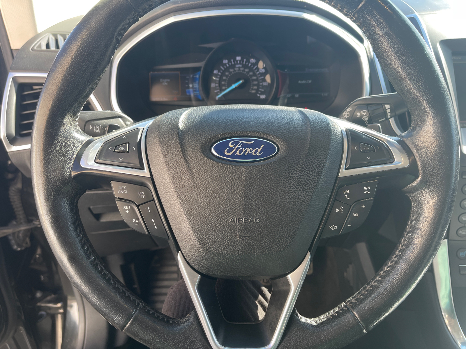2015 Ford Edge Titanium 28