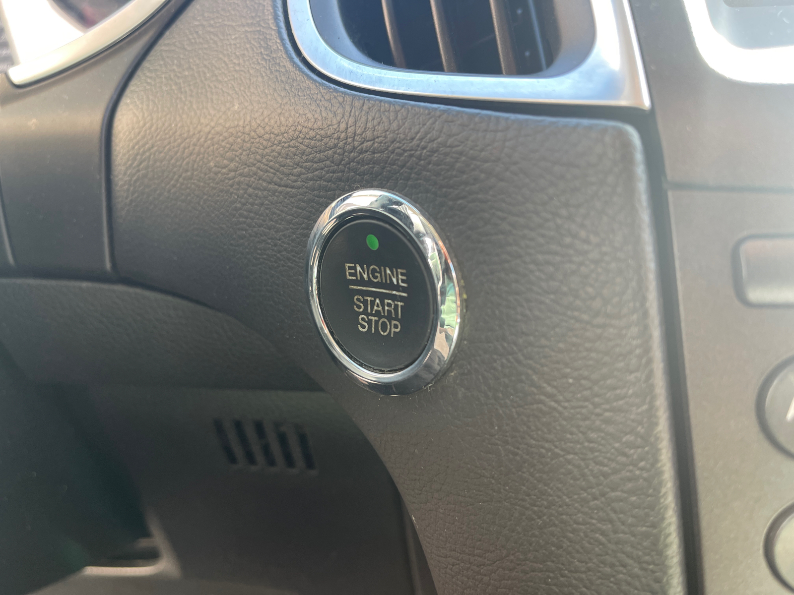 2015 Ford Edge Titanium 31