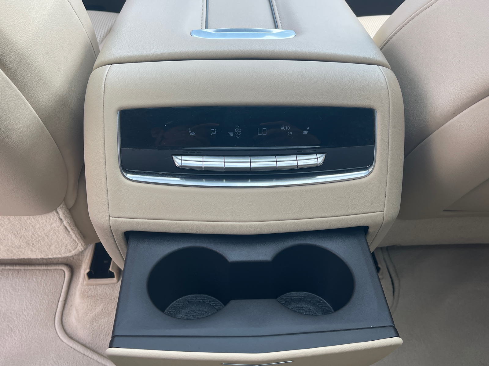 2021 Cadillac Escalade Premium Luxury 18