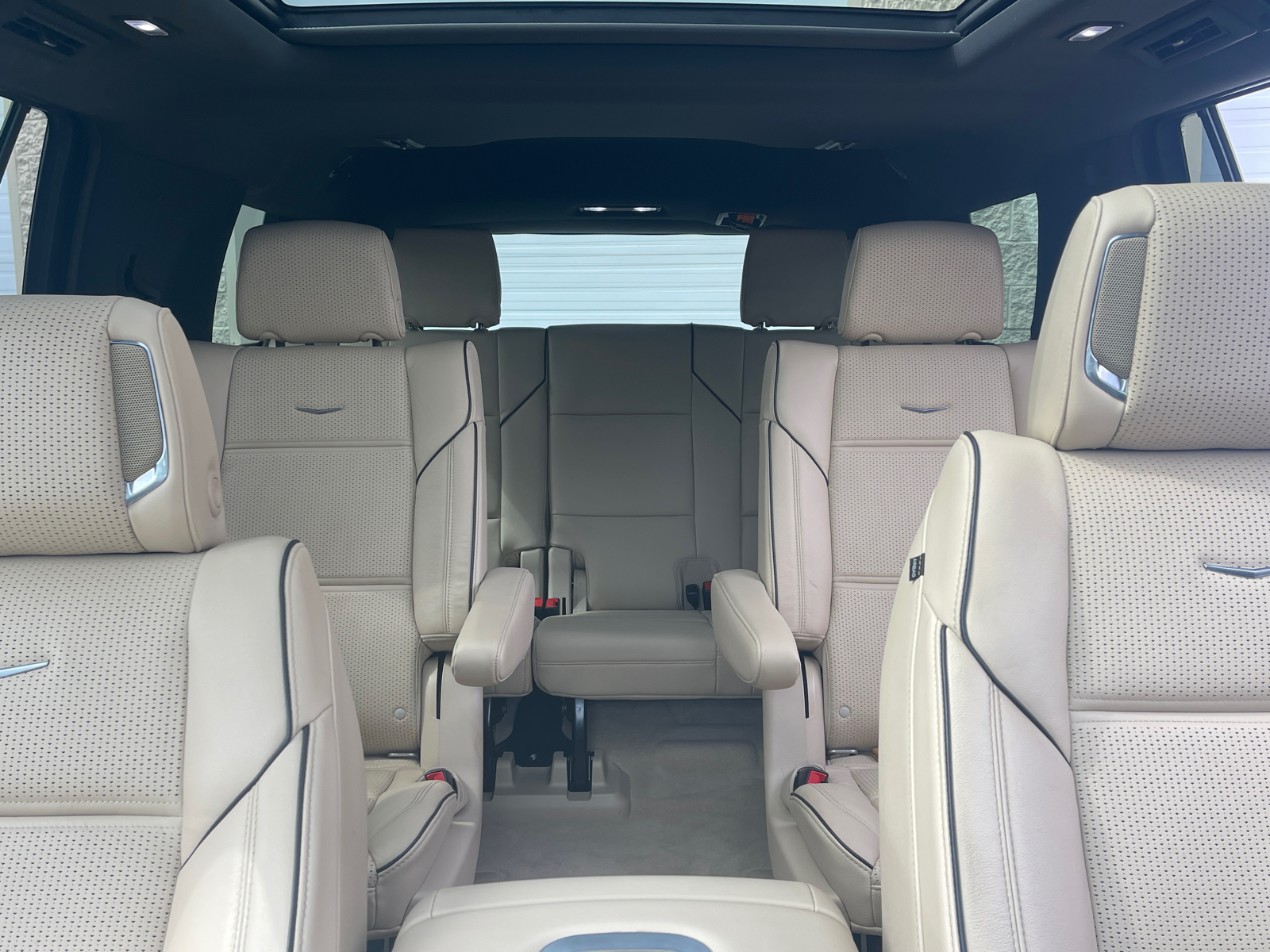 2021 Cadillac Escalade Premium Luxury 39