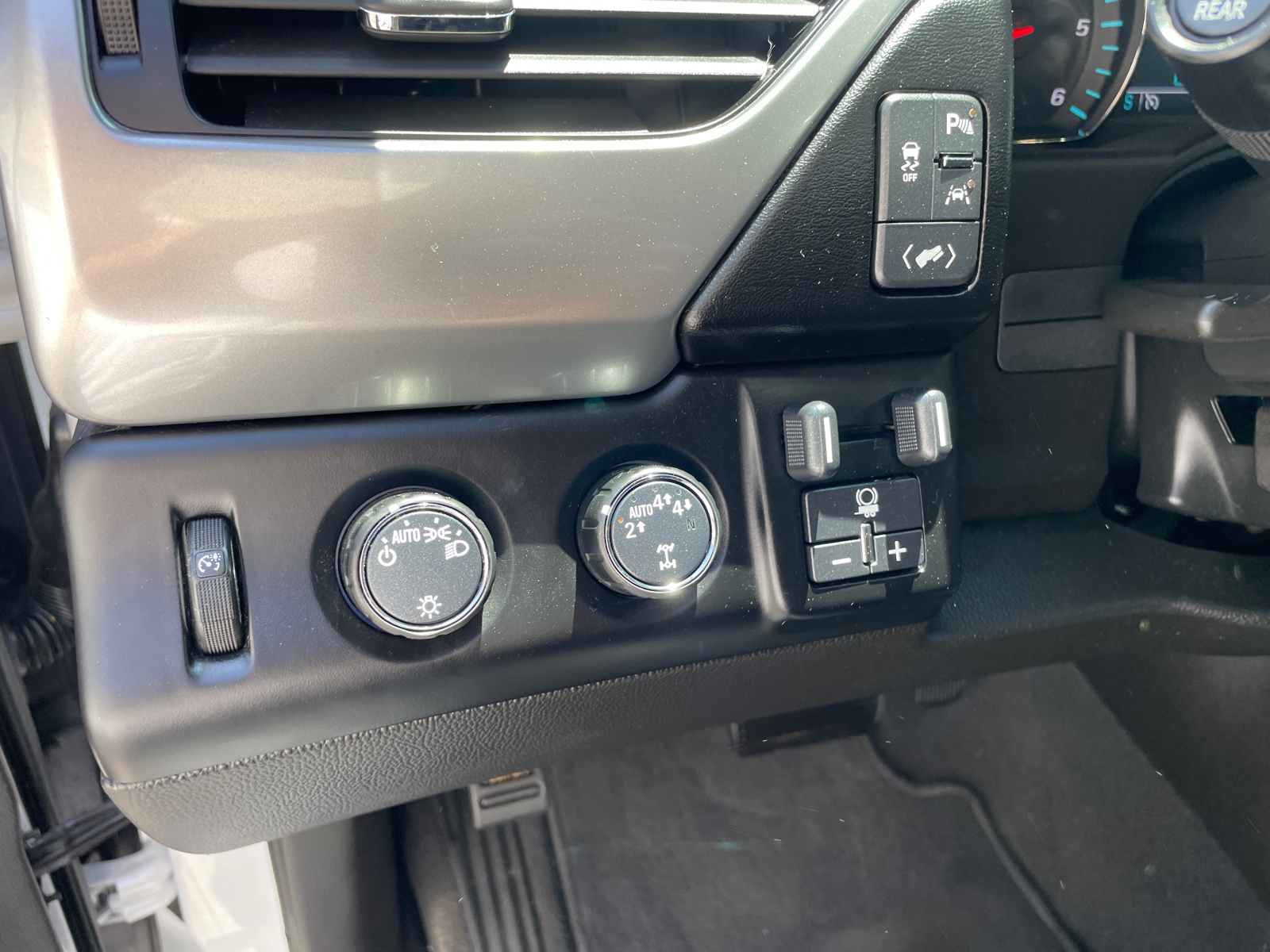 2019 Chevrolet Tahoe LT 26