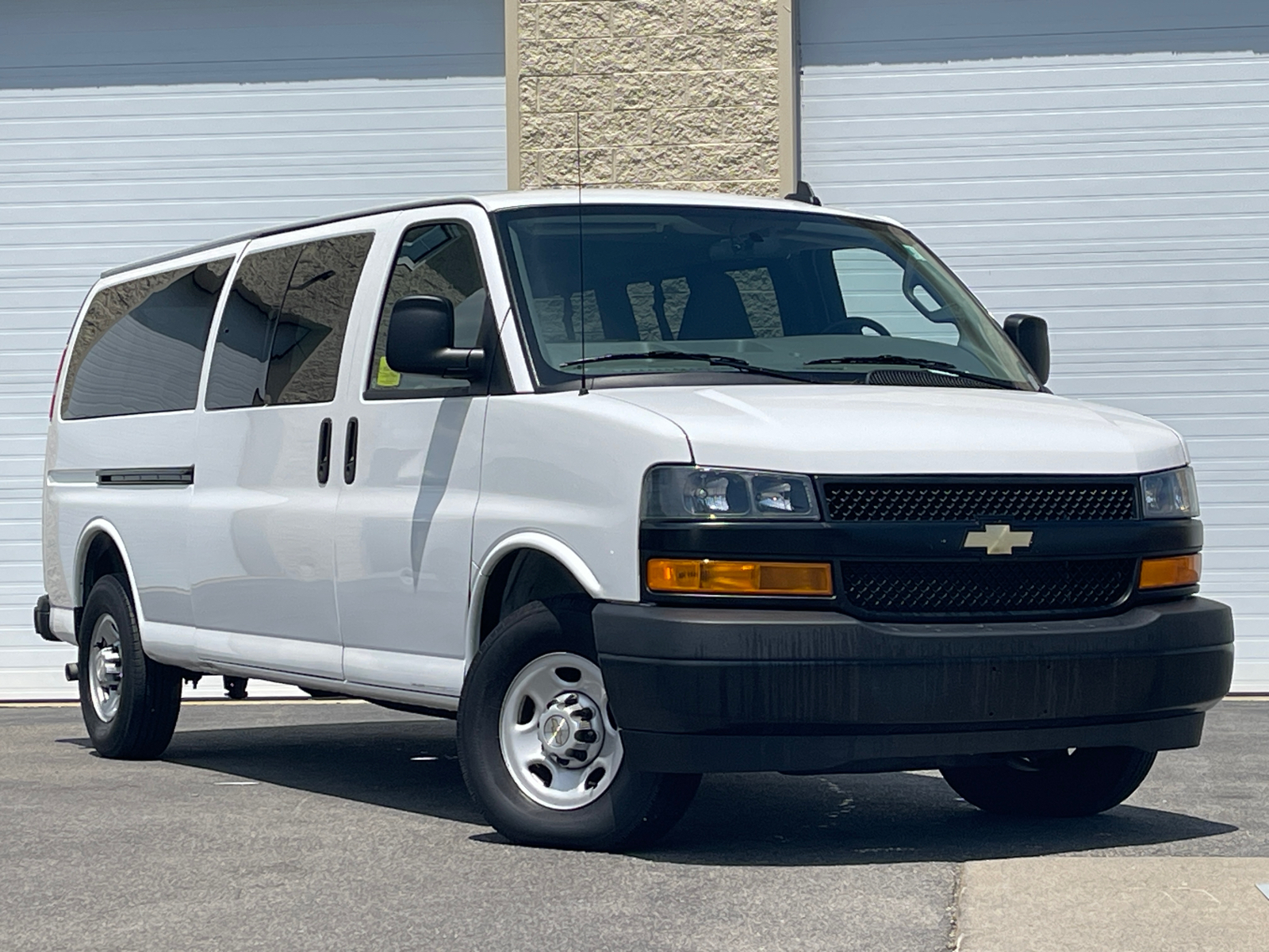 2023 Chevrolet Express 3500 LS 2