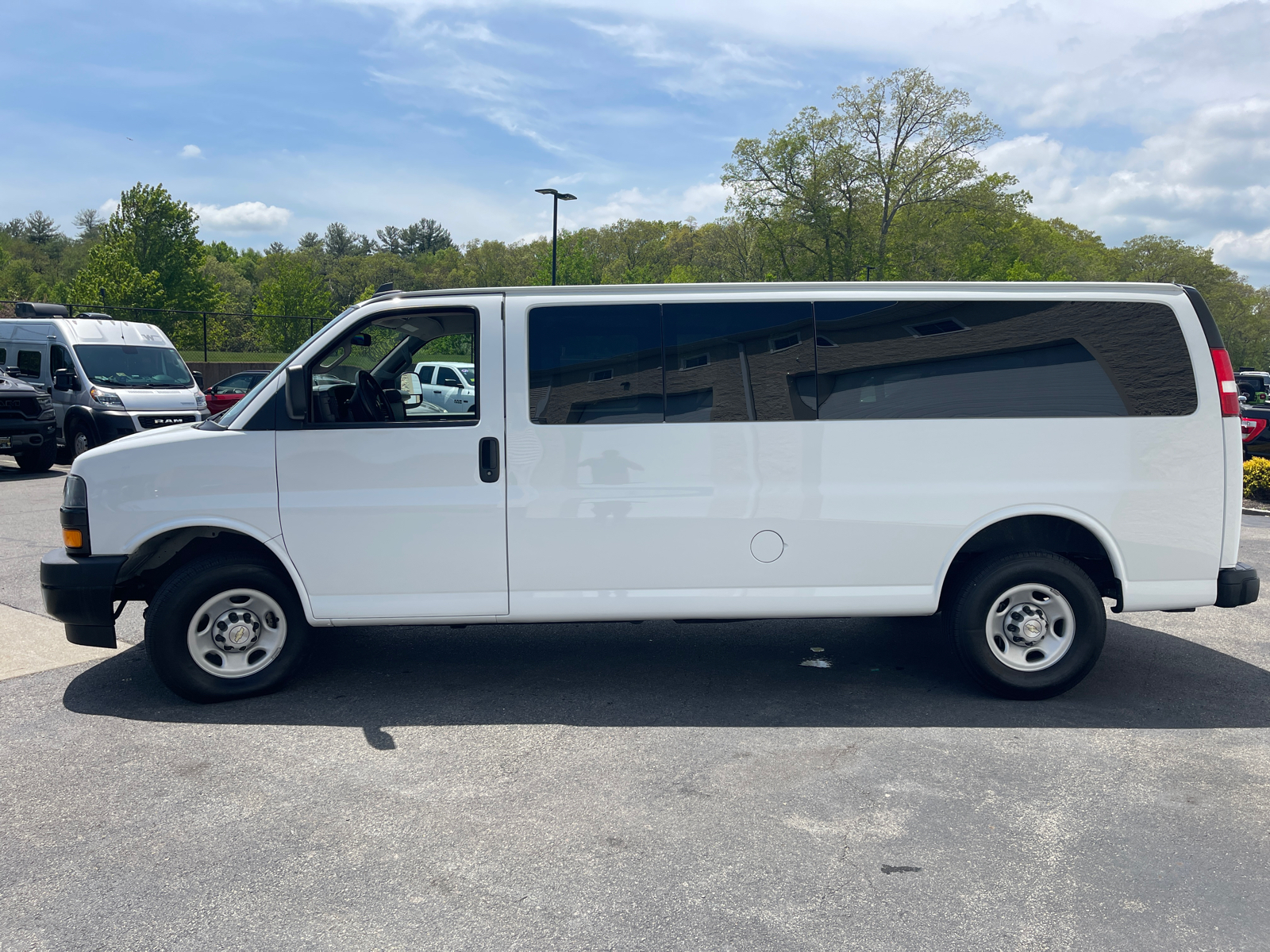 2023 Chevrolet Express 3500 LS 5