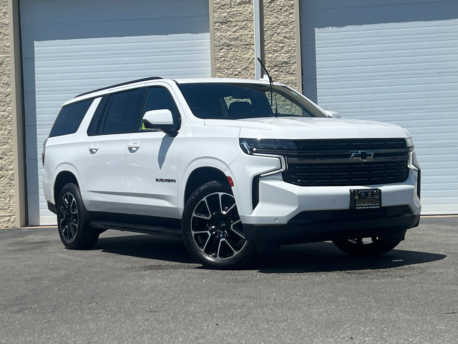 2022 Chevrolet Suburban RST 2