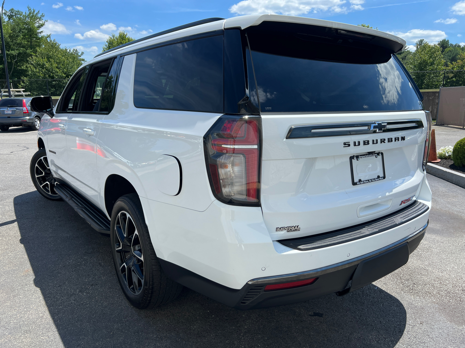 2022 Chevrolet Suburban RST 8